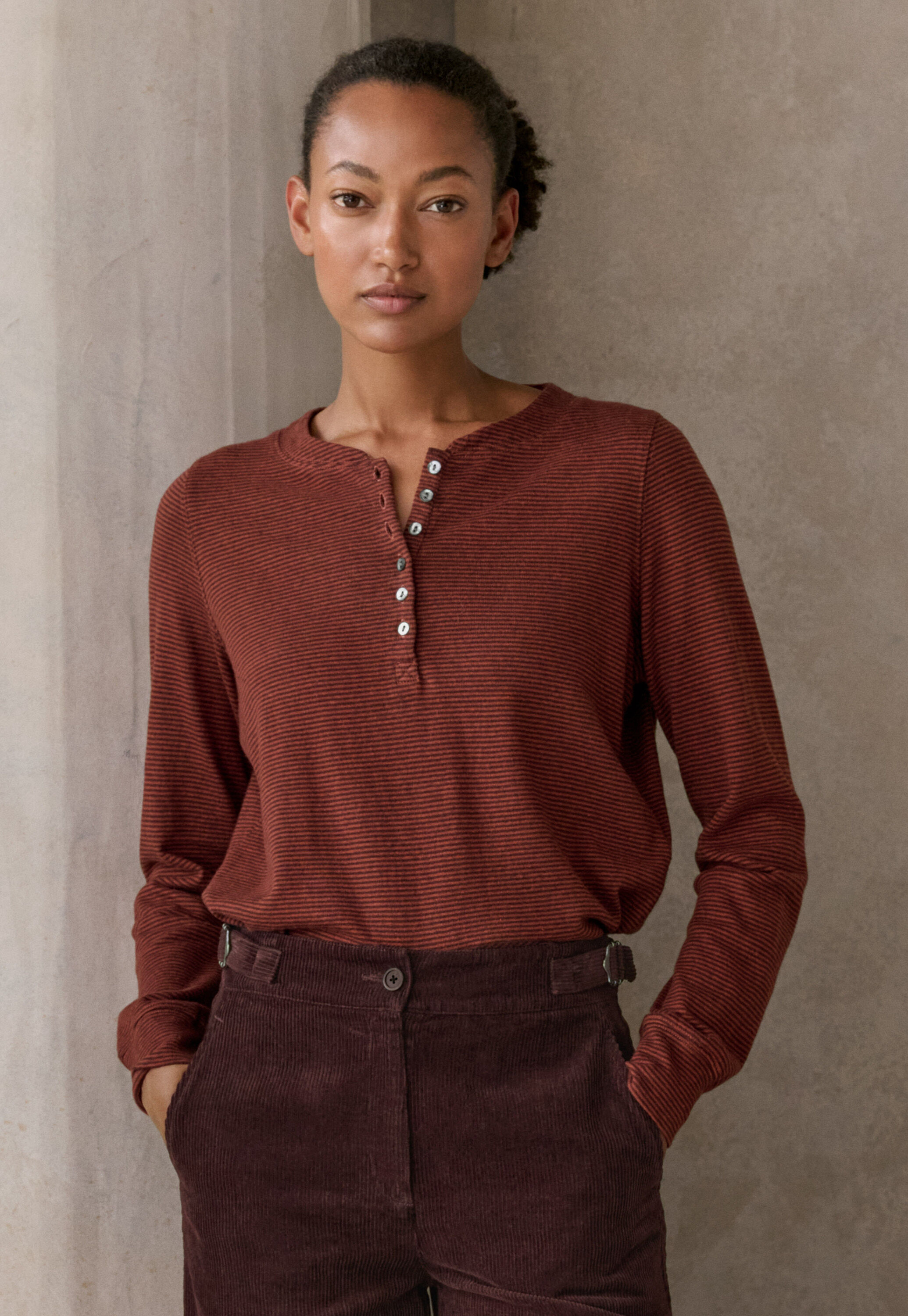 Button-through rib top