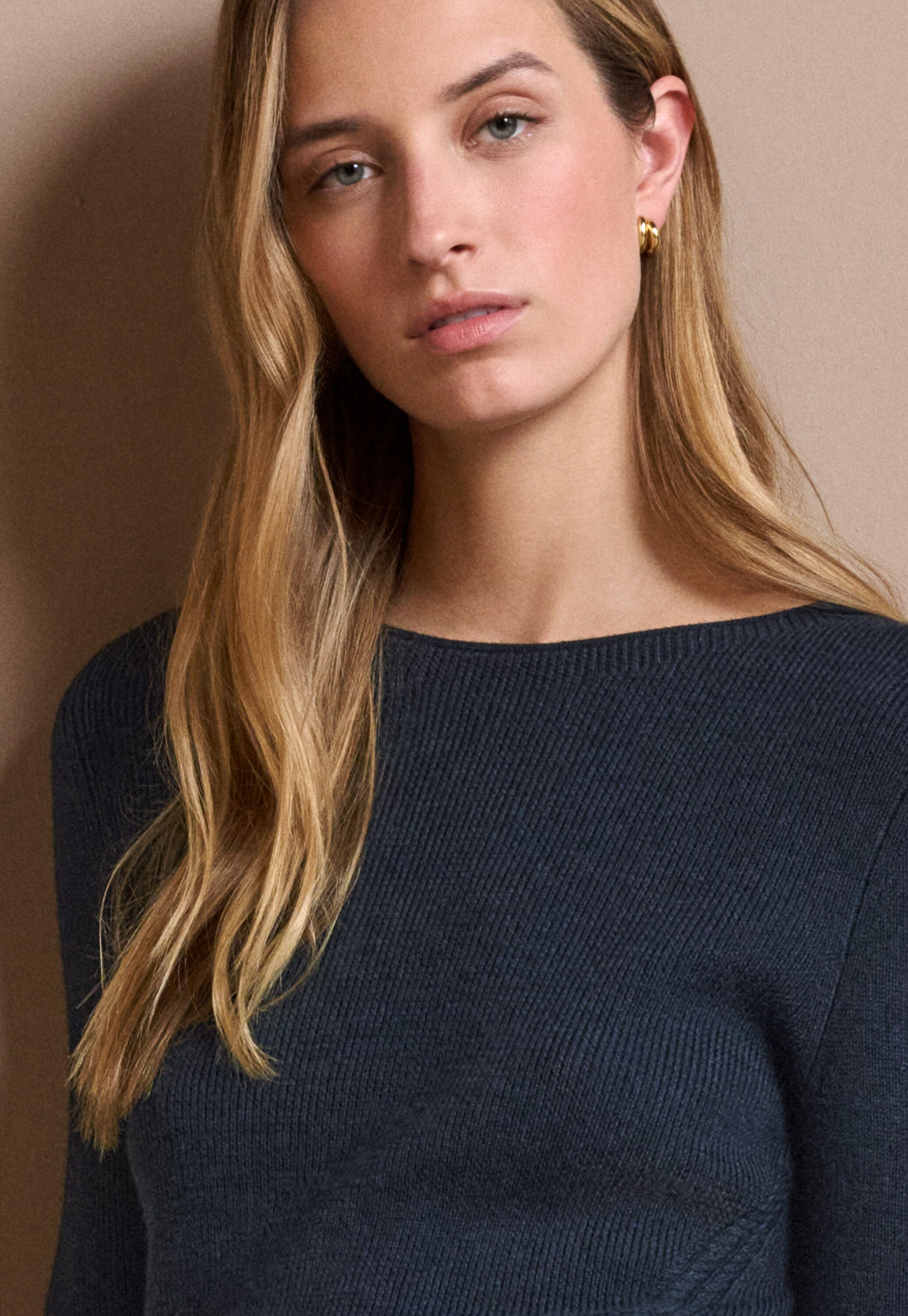 Round-neck sweater