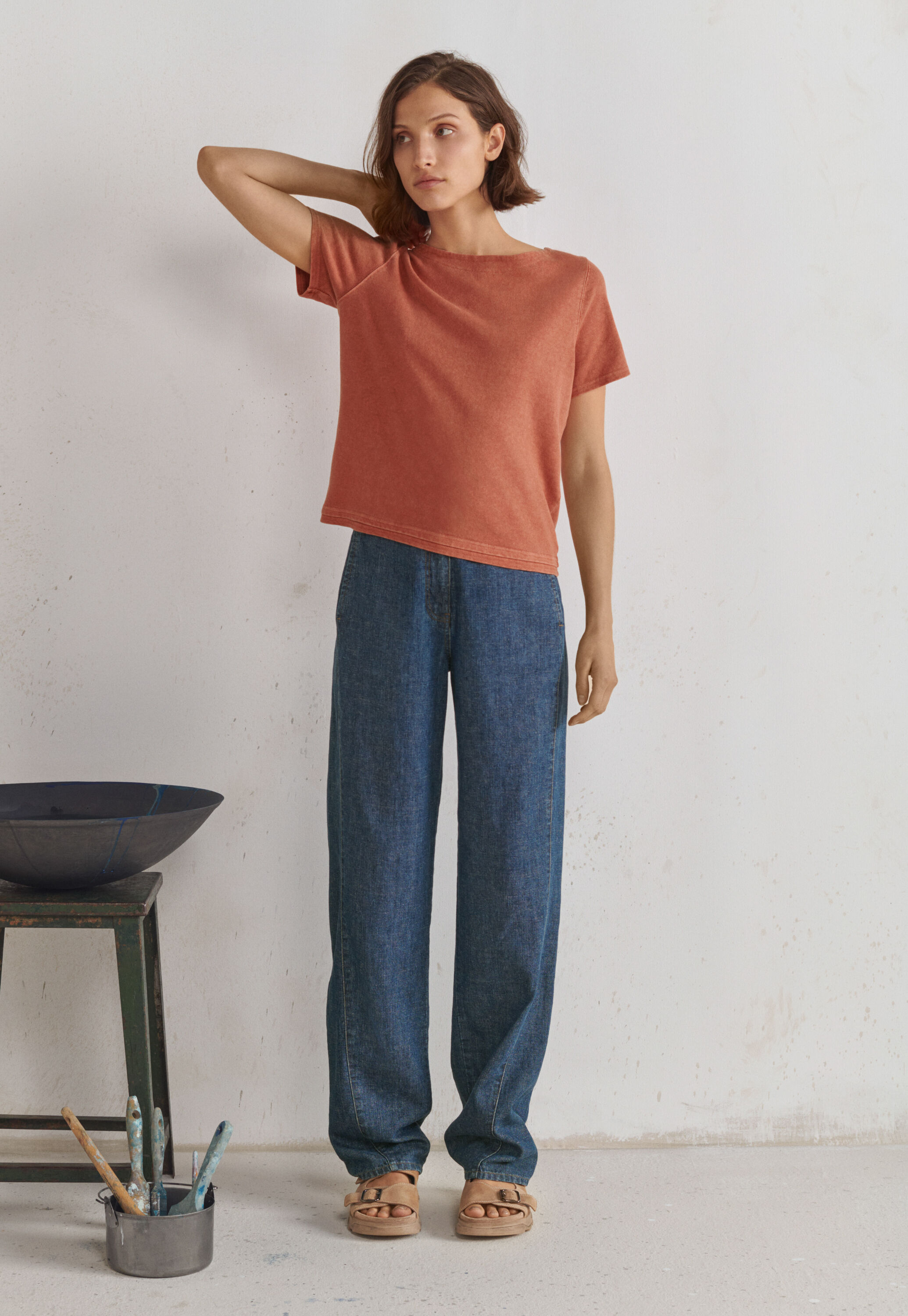 Indigo-dyed trousers