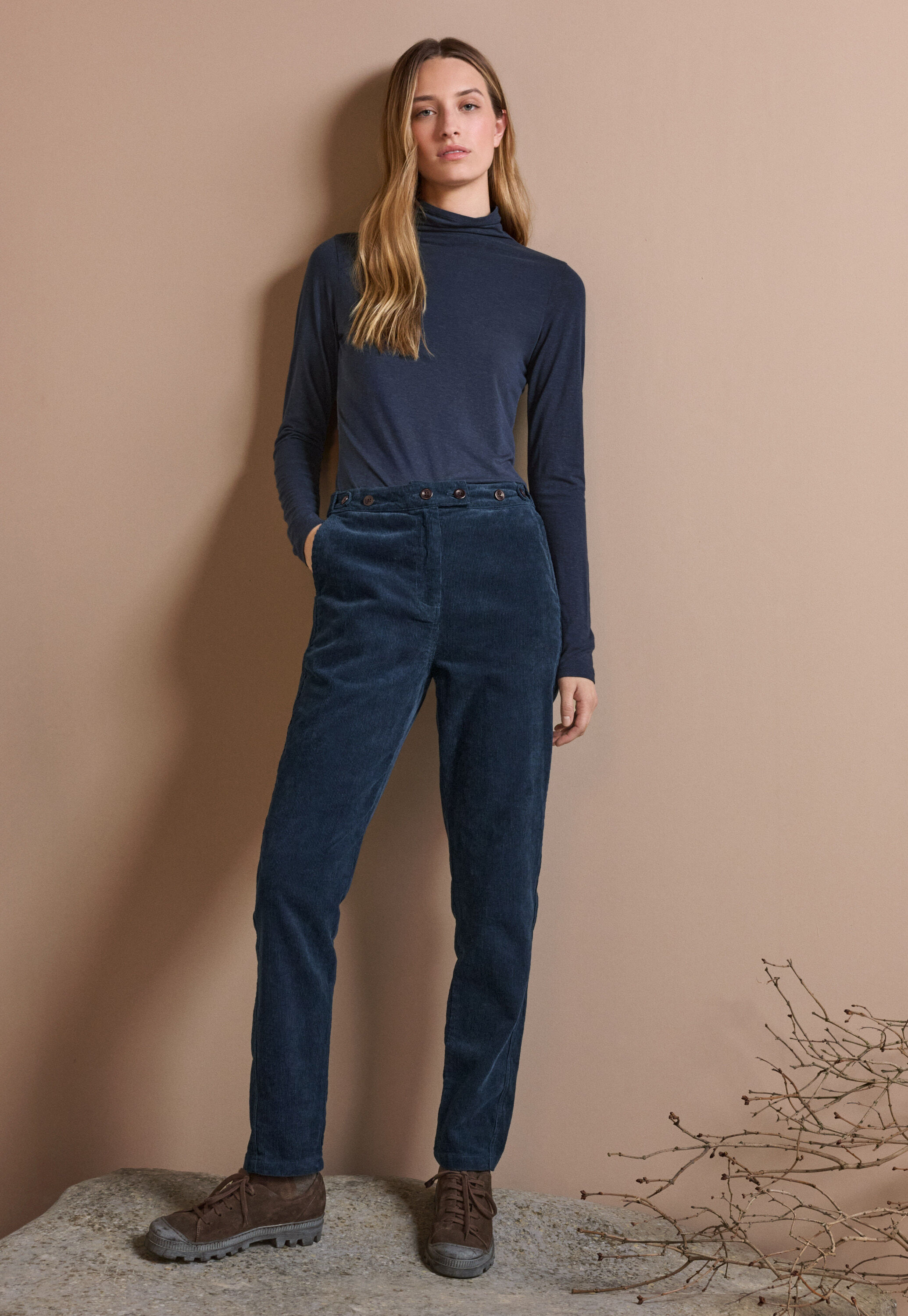 Tapered-leg trousers