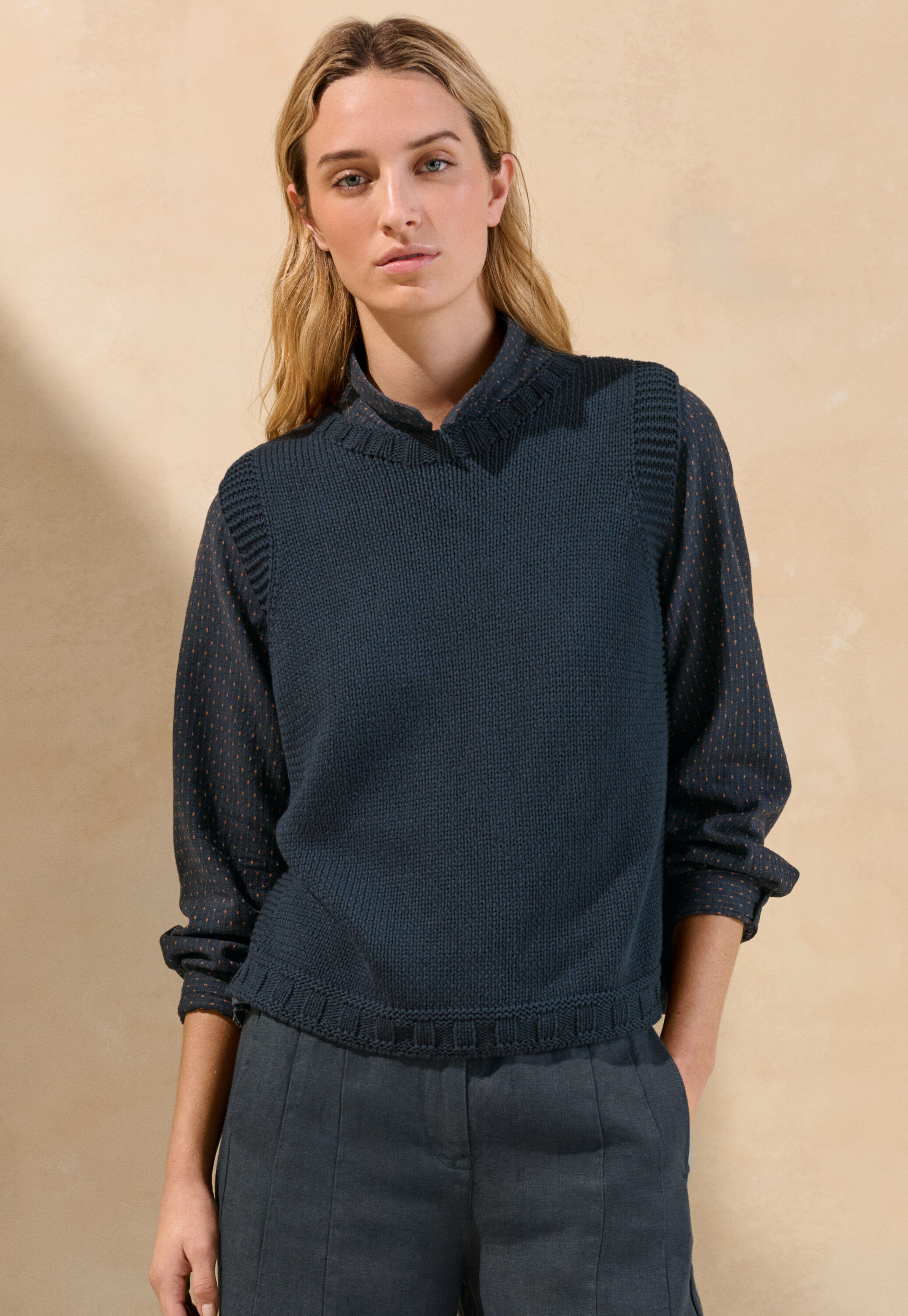 Sleeveless sweater