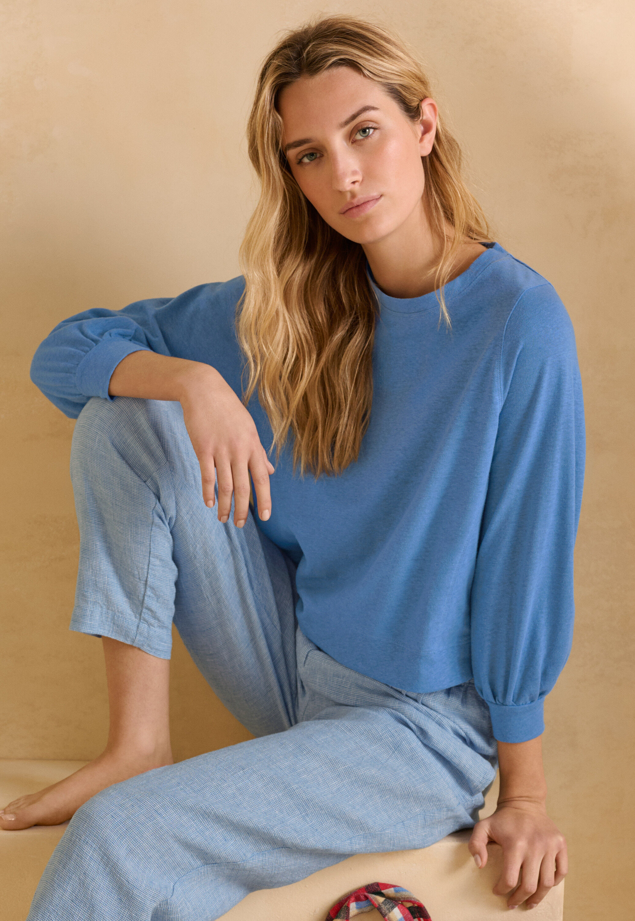 Funnel-neck top