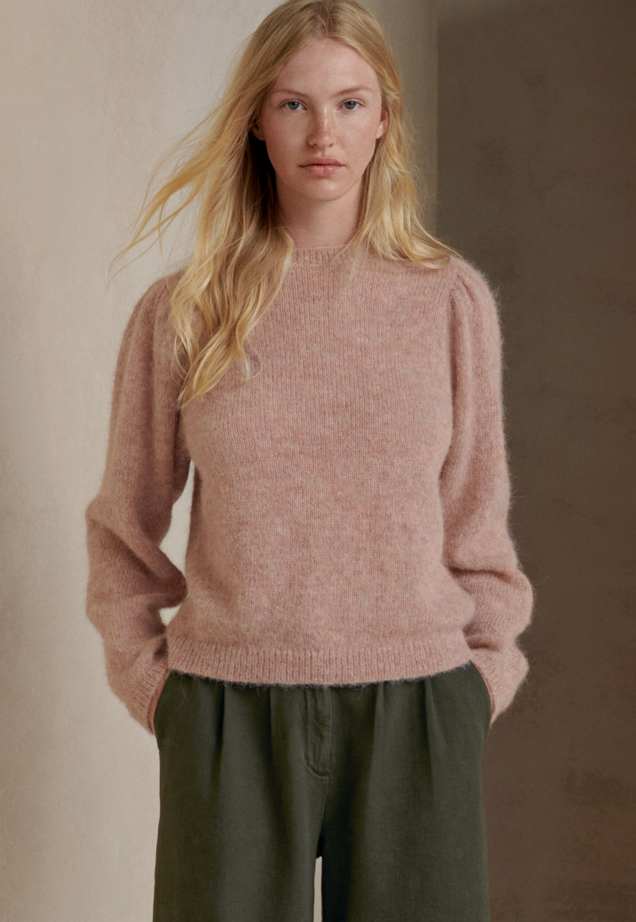 Puff-sleeve sweater