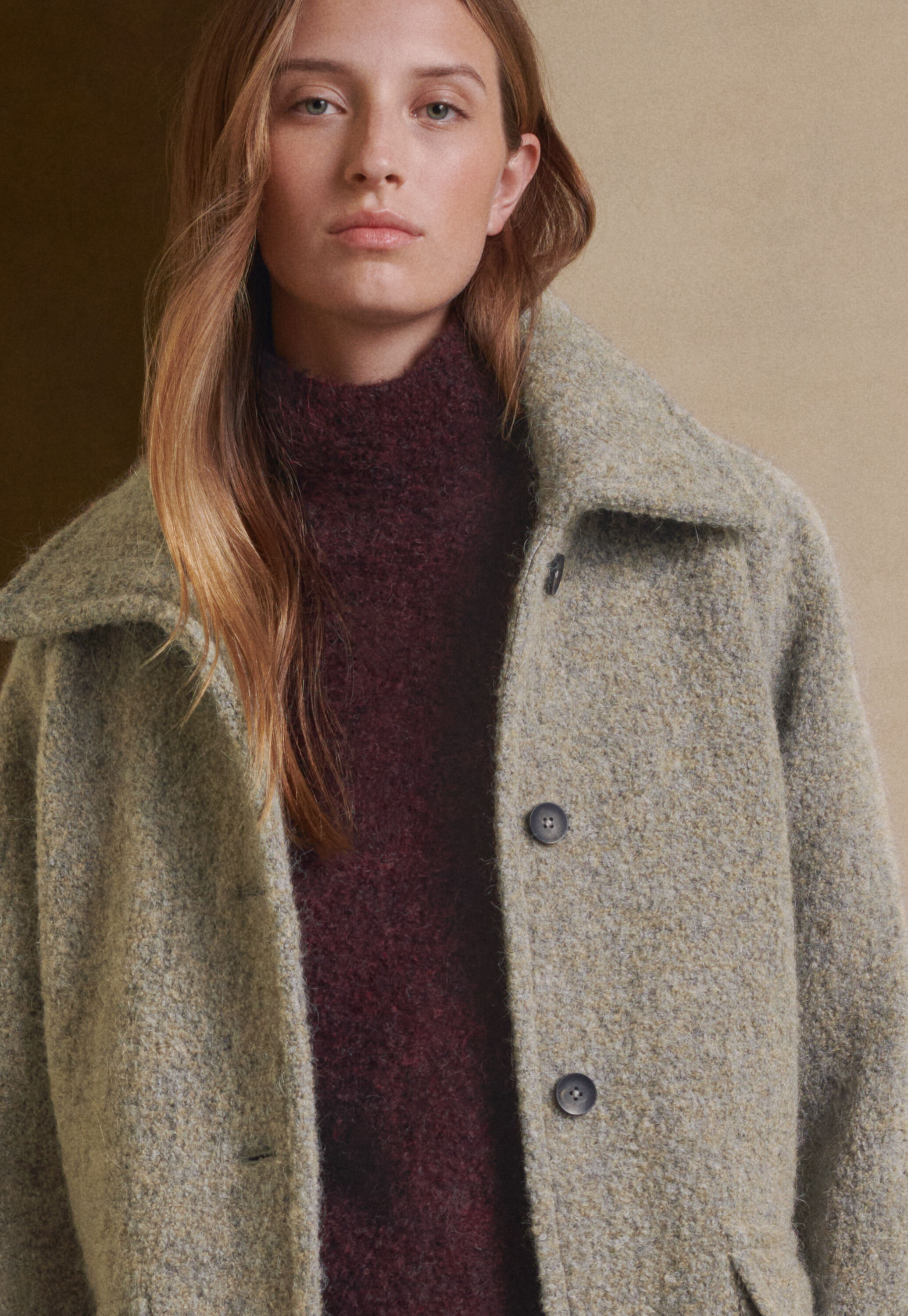 Raglan-sleeve coat