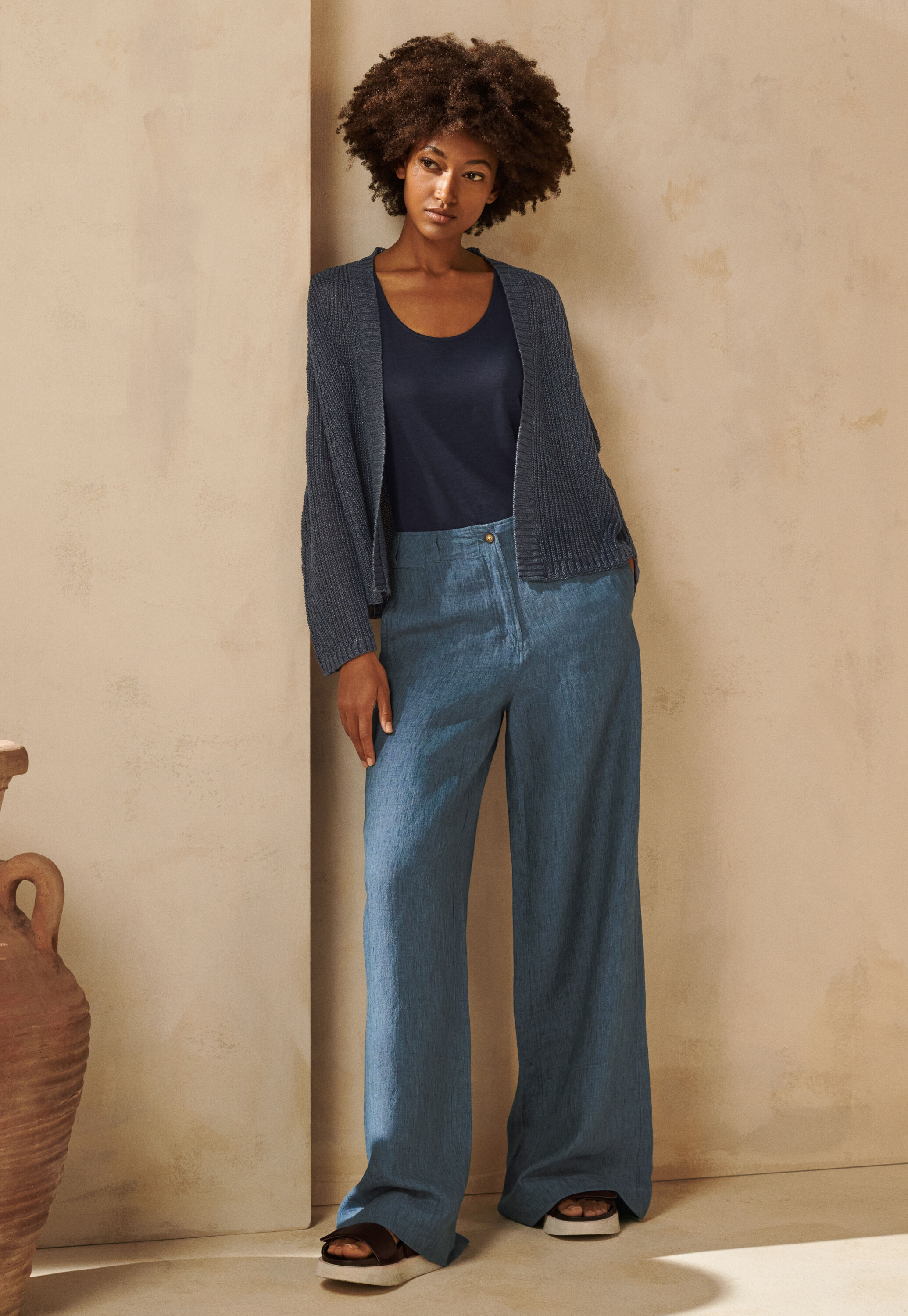 Wide-leg trousers