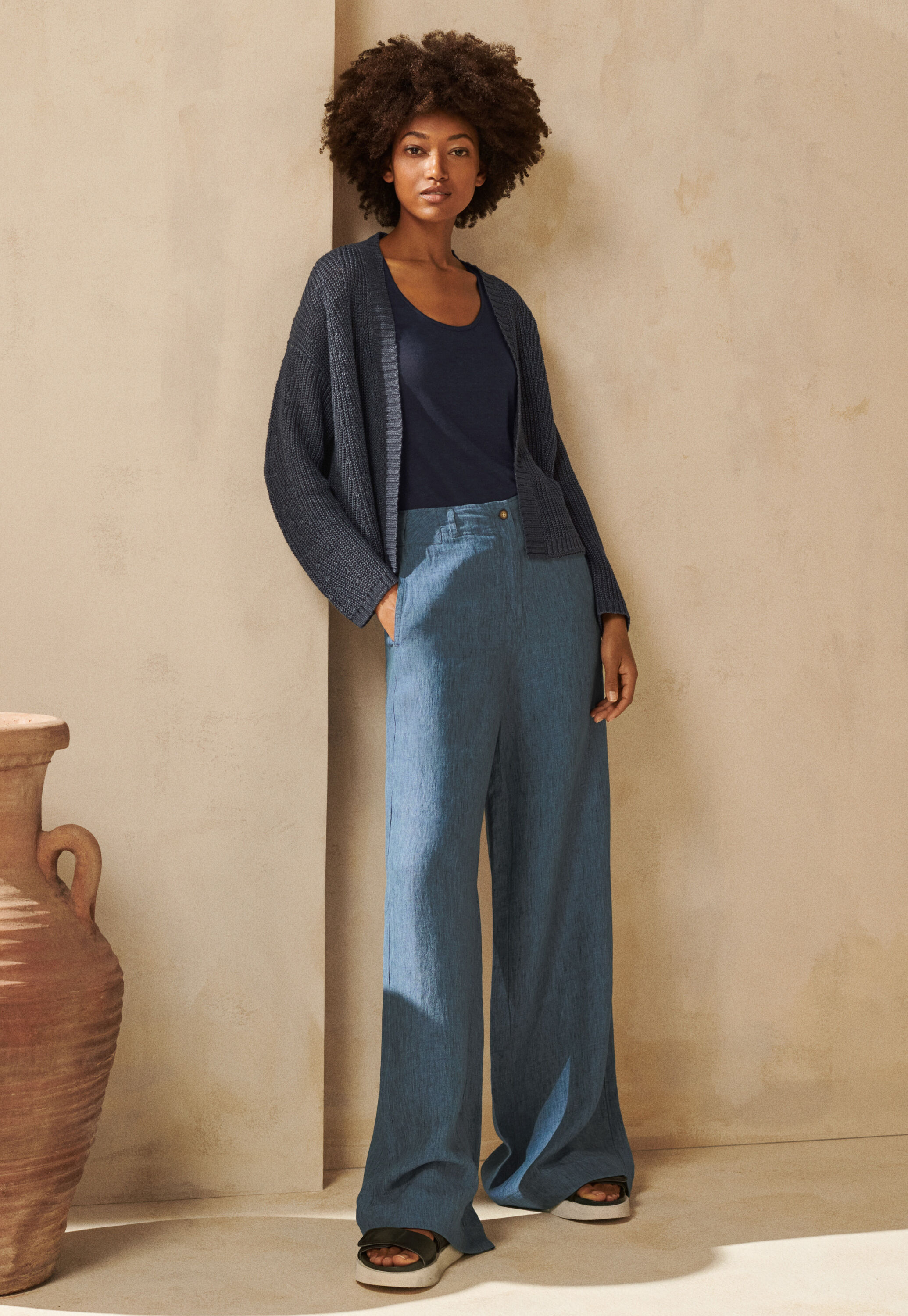 Wide-leg trousers