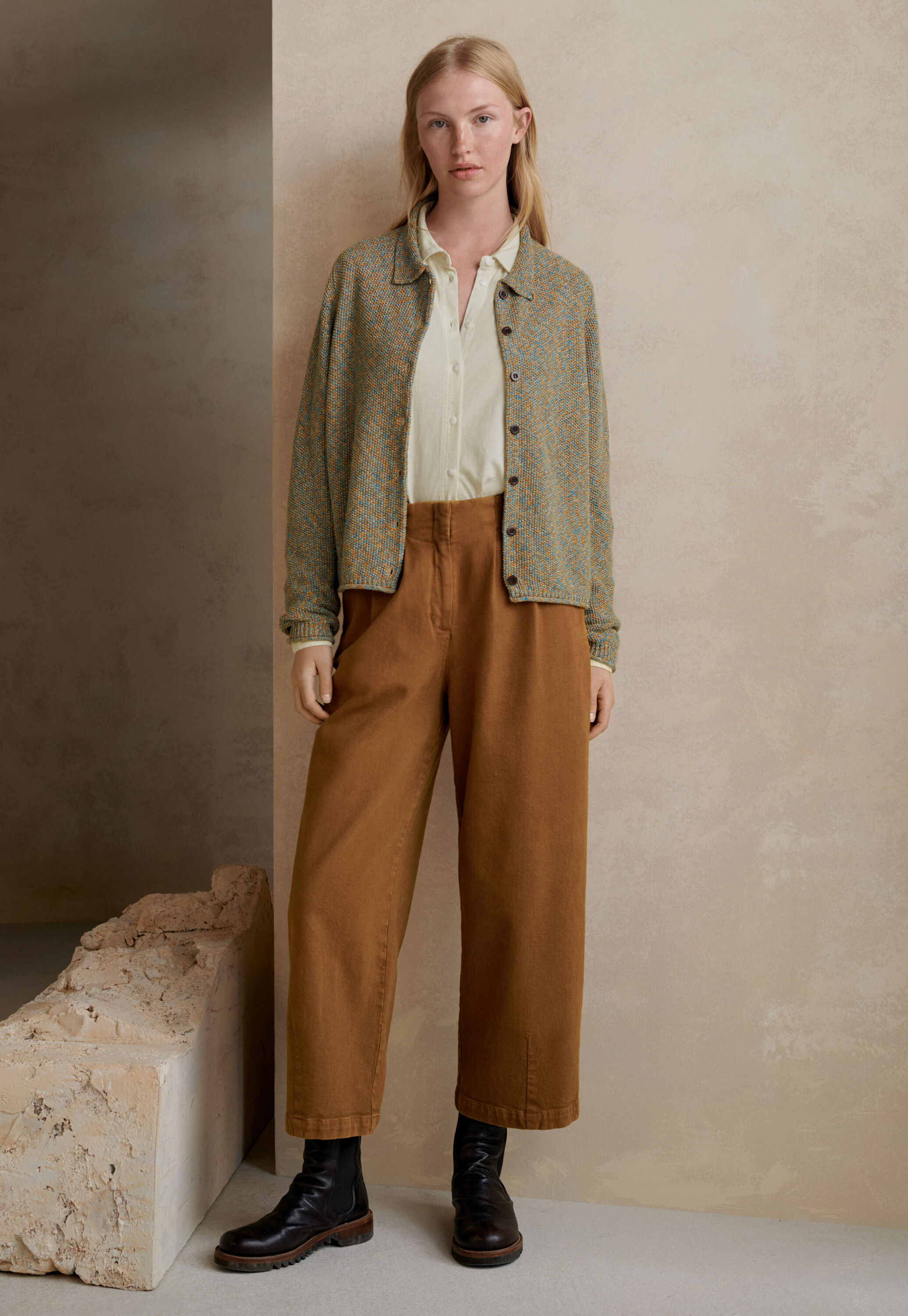 Pleat-front cropped trousers