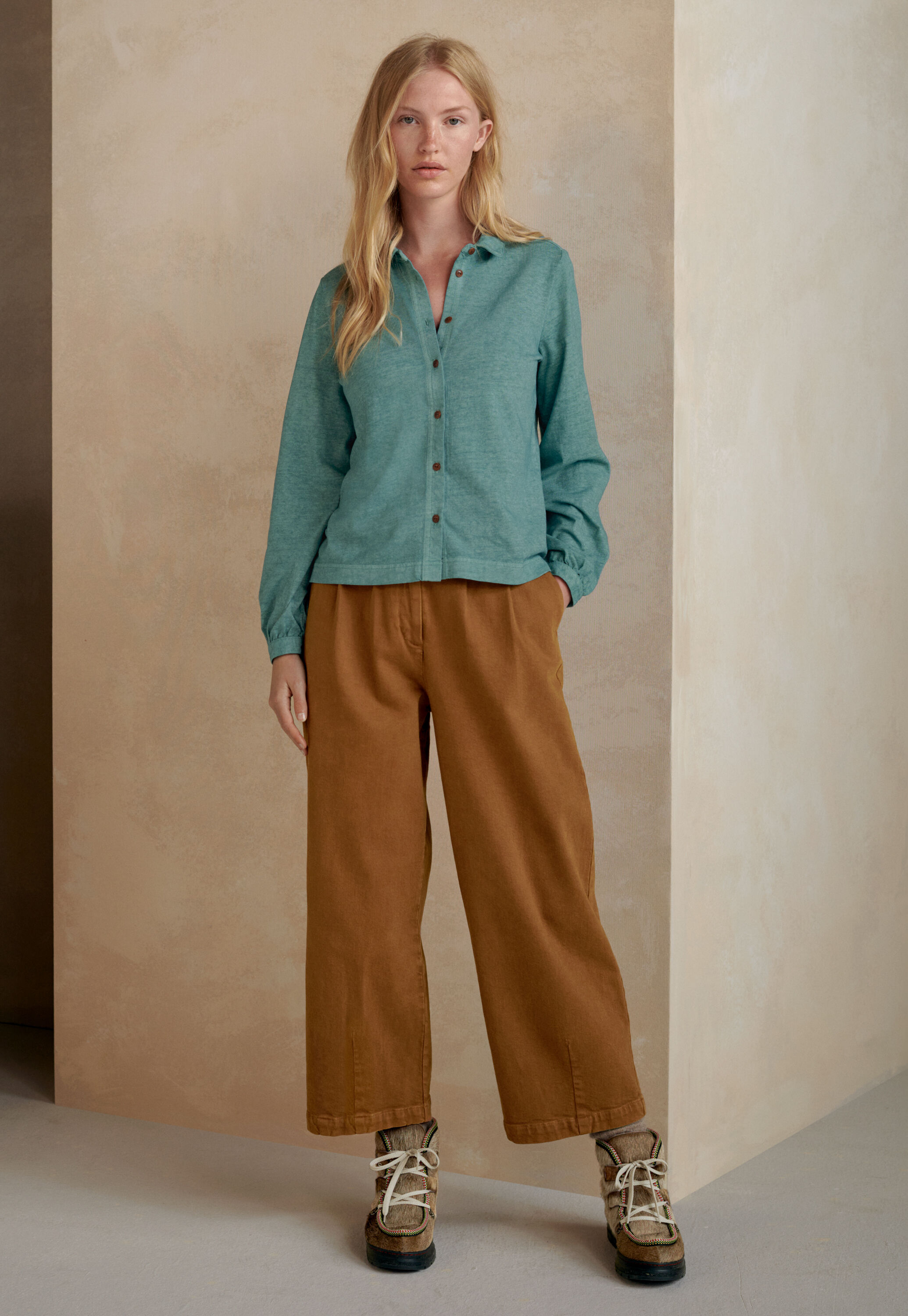 Pleat-front cropped trousers