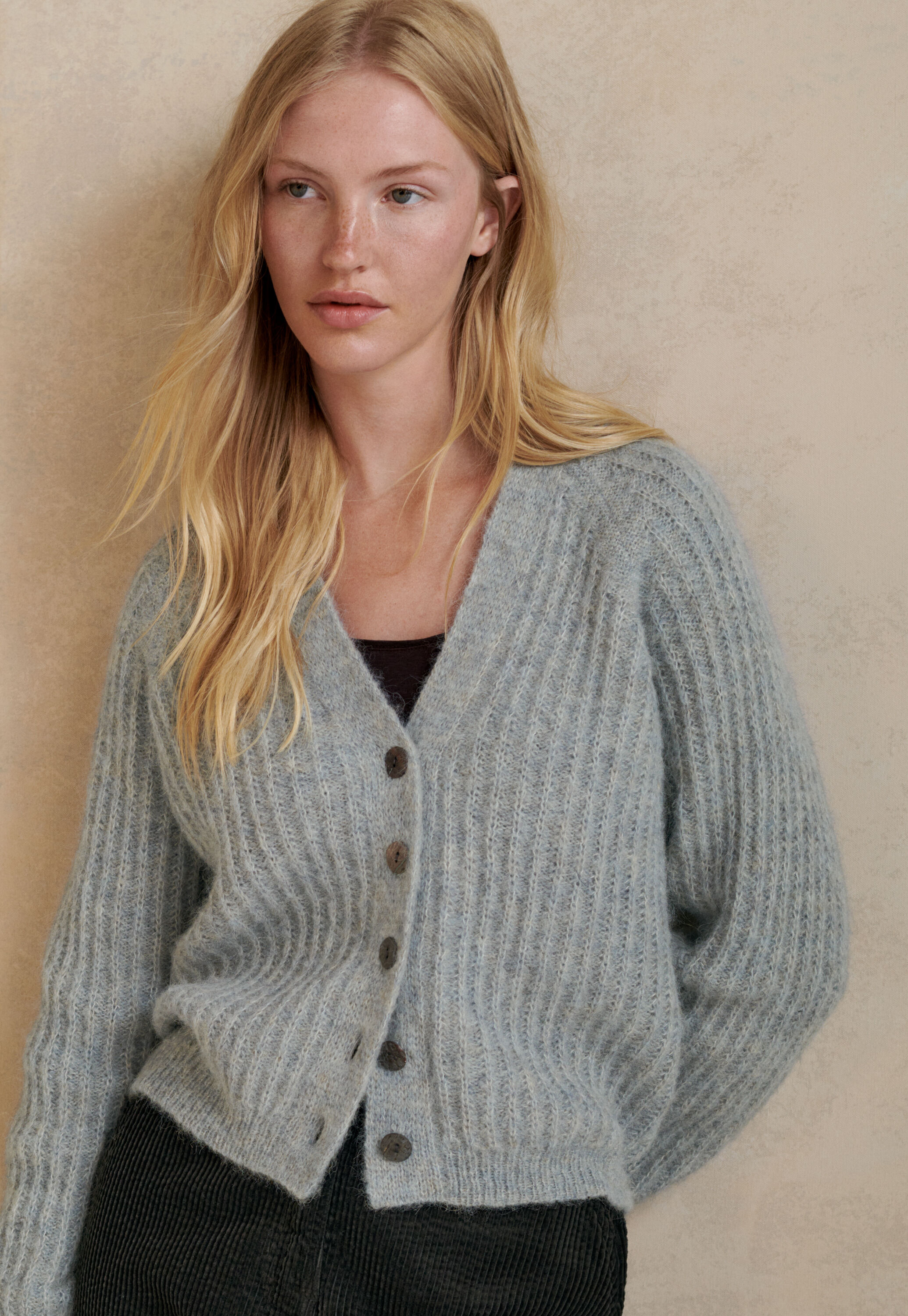 V-neck cardigan