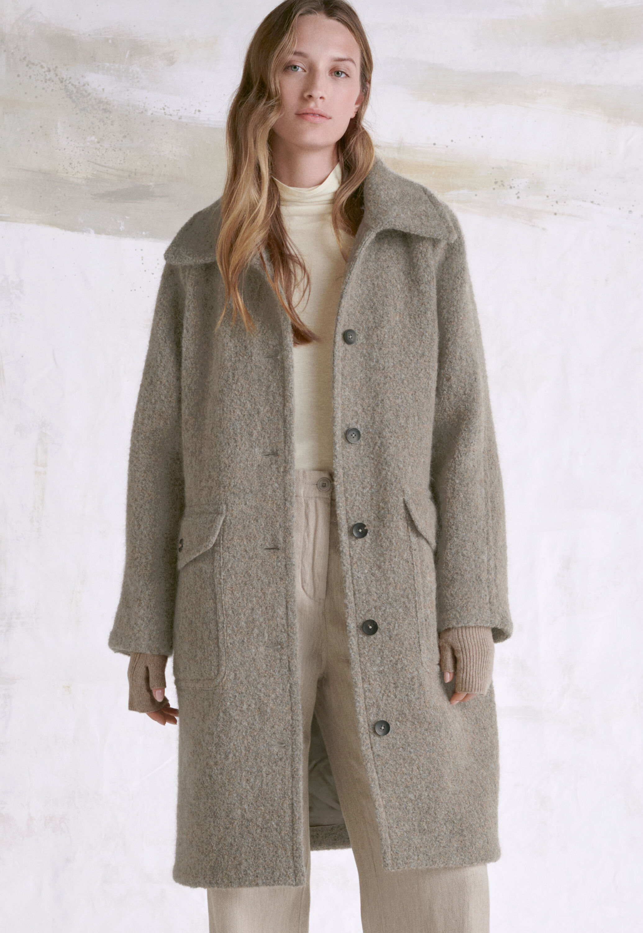 Raglan-sleeve coat