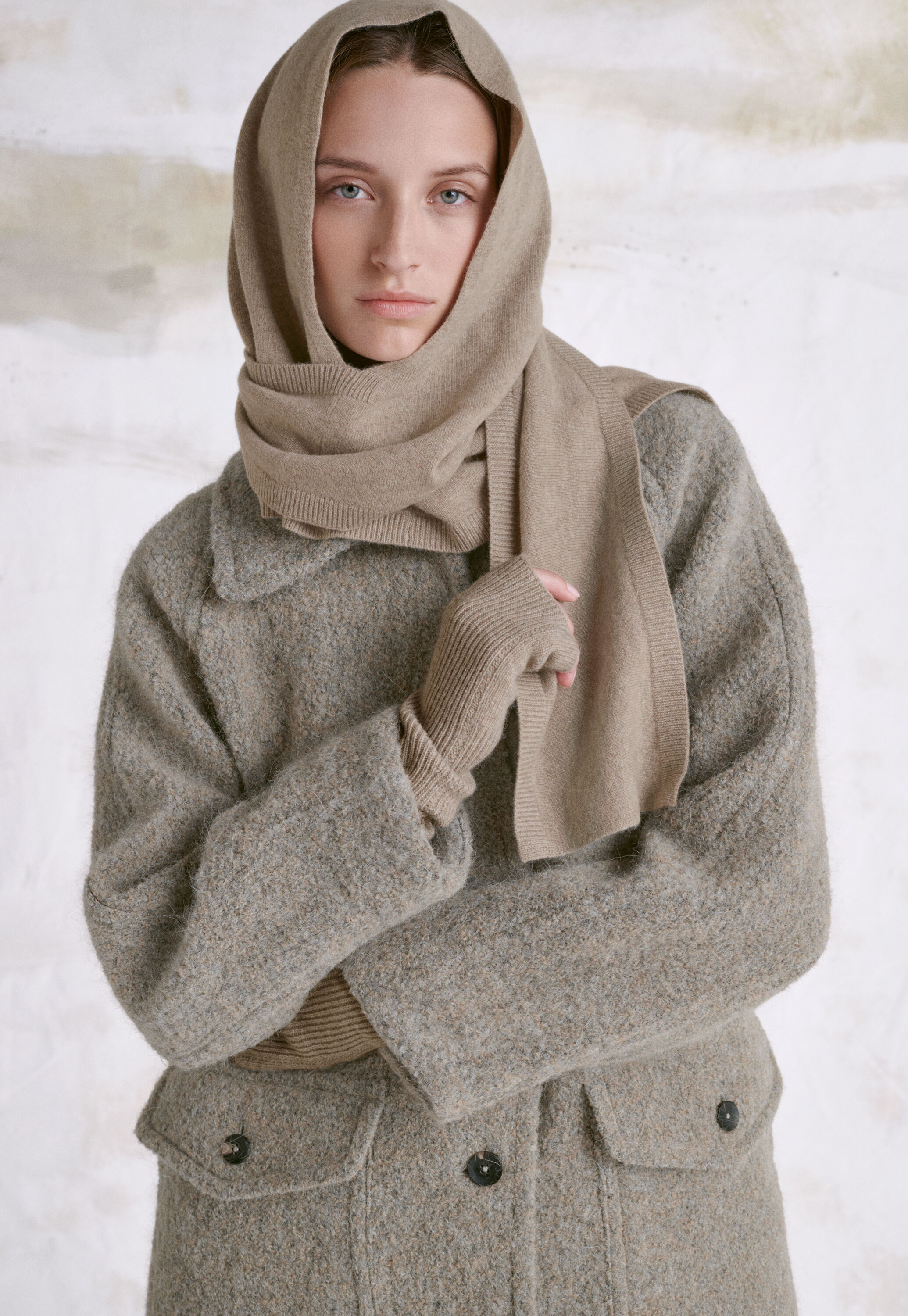 Raglan-sleeve coat