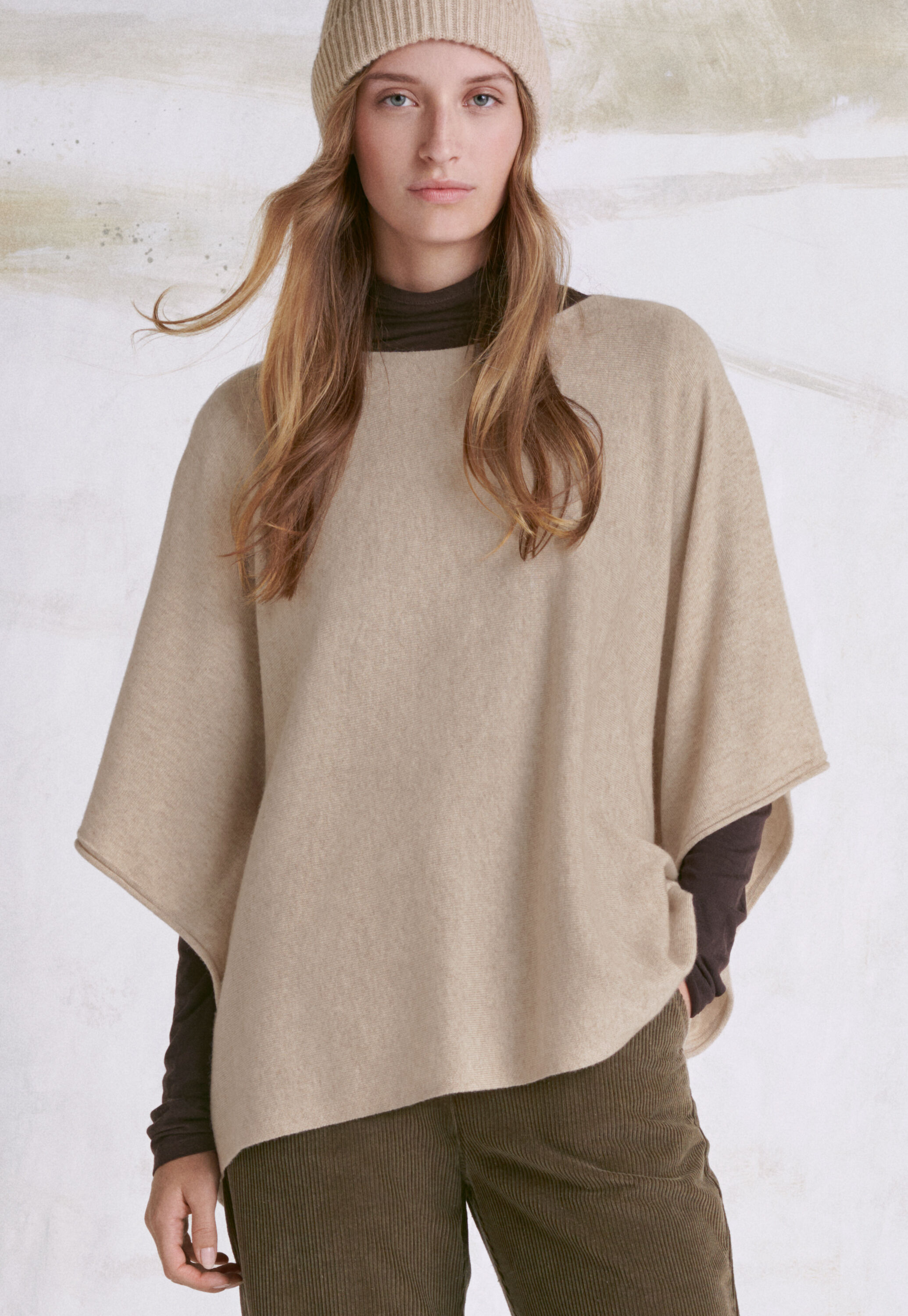 Knitted poncho, Oat, large