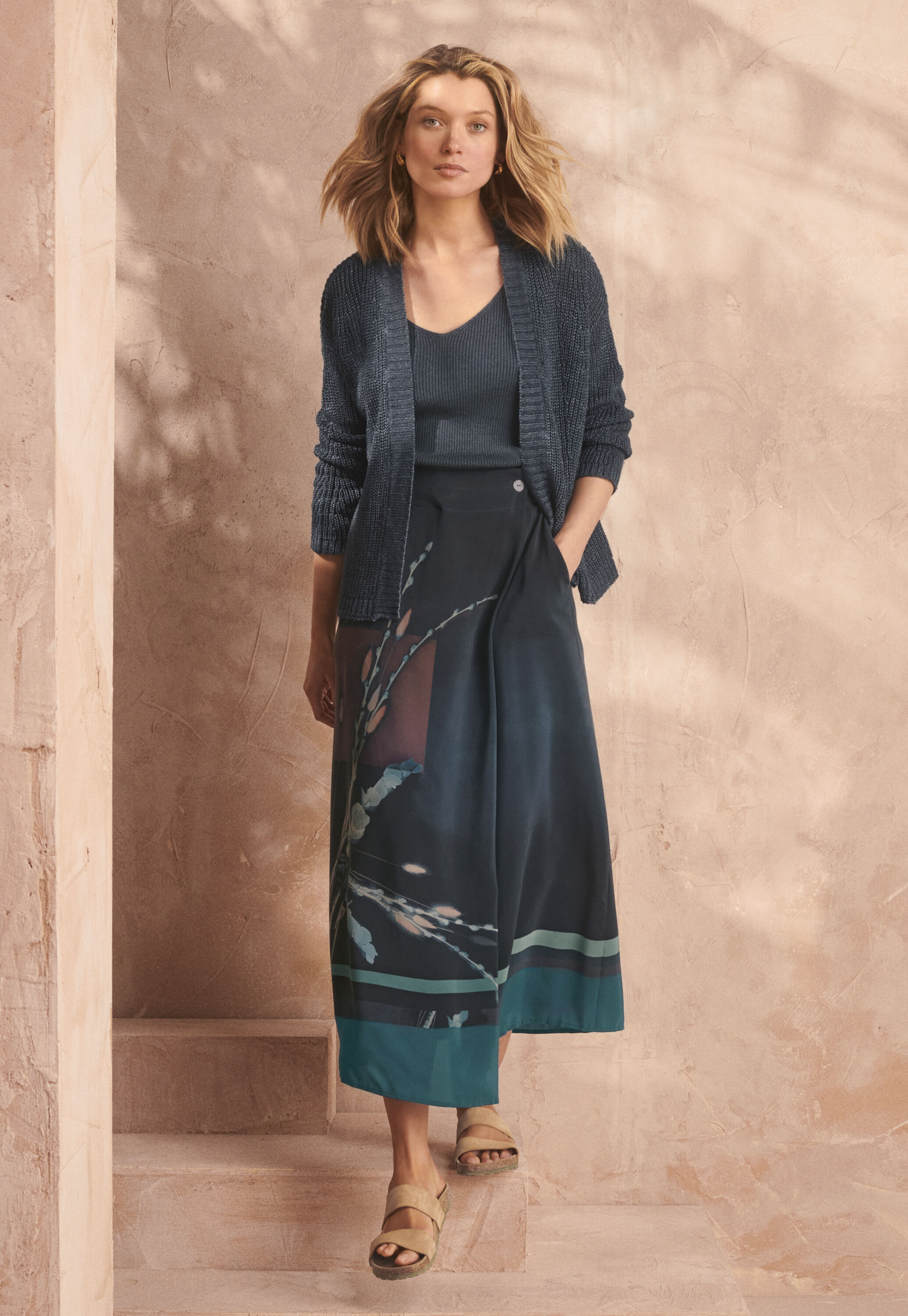 Edge-to-edge cardigan