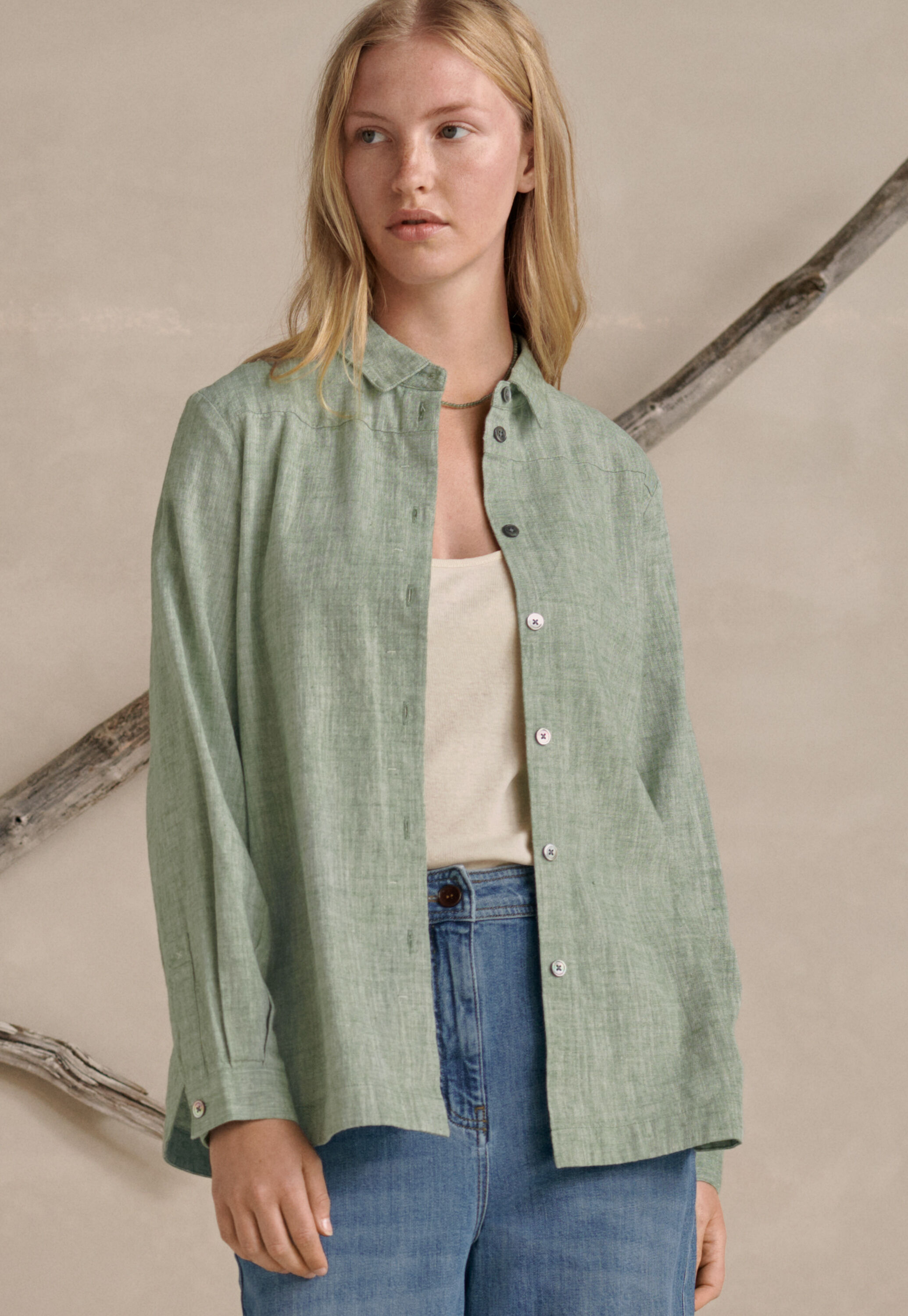 Curved hem overshirt