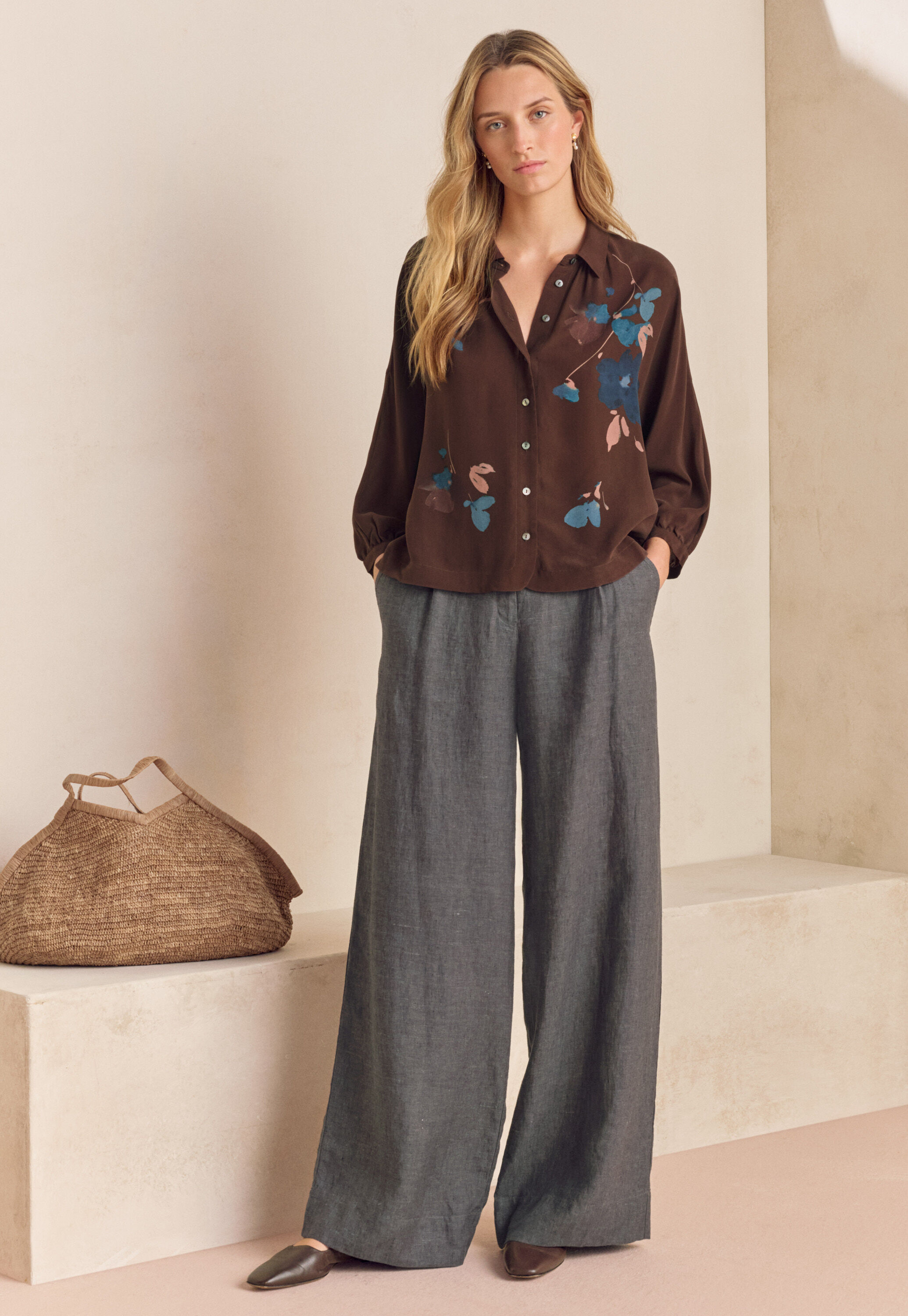 Wide-leg trousers