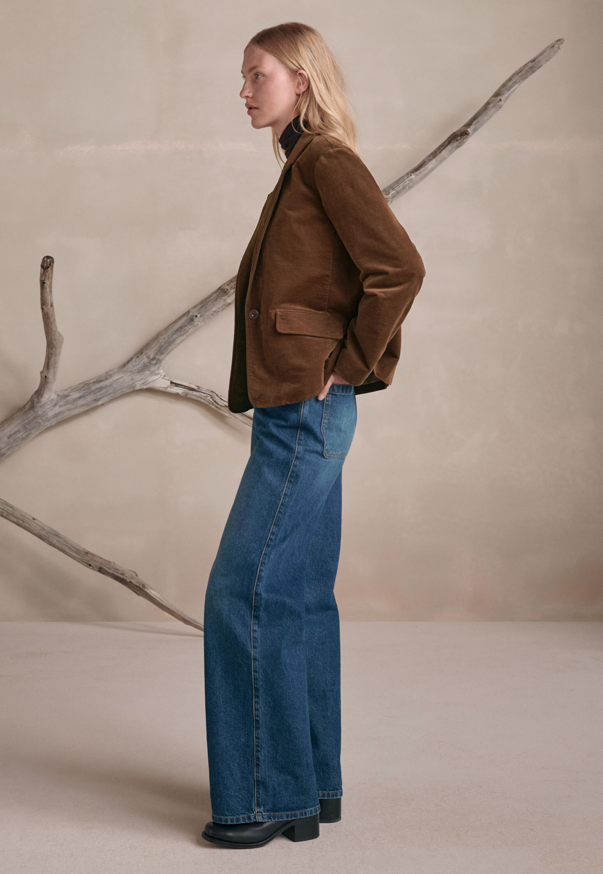 Wide-leg jeans