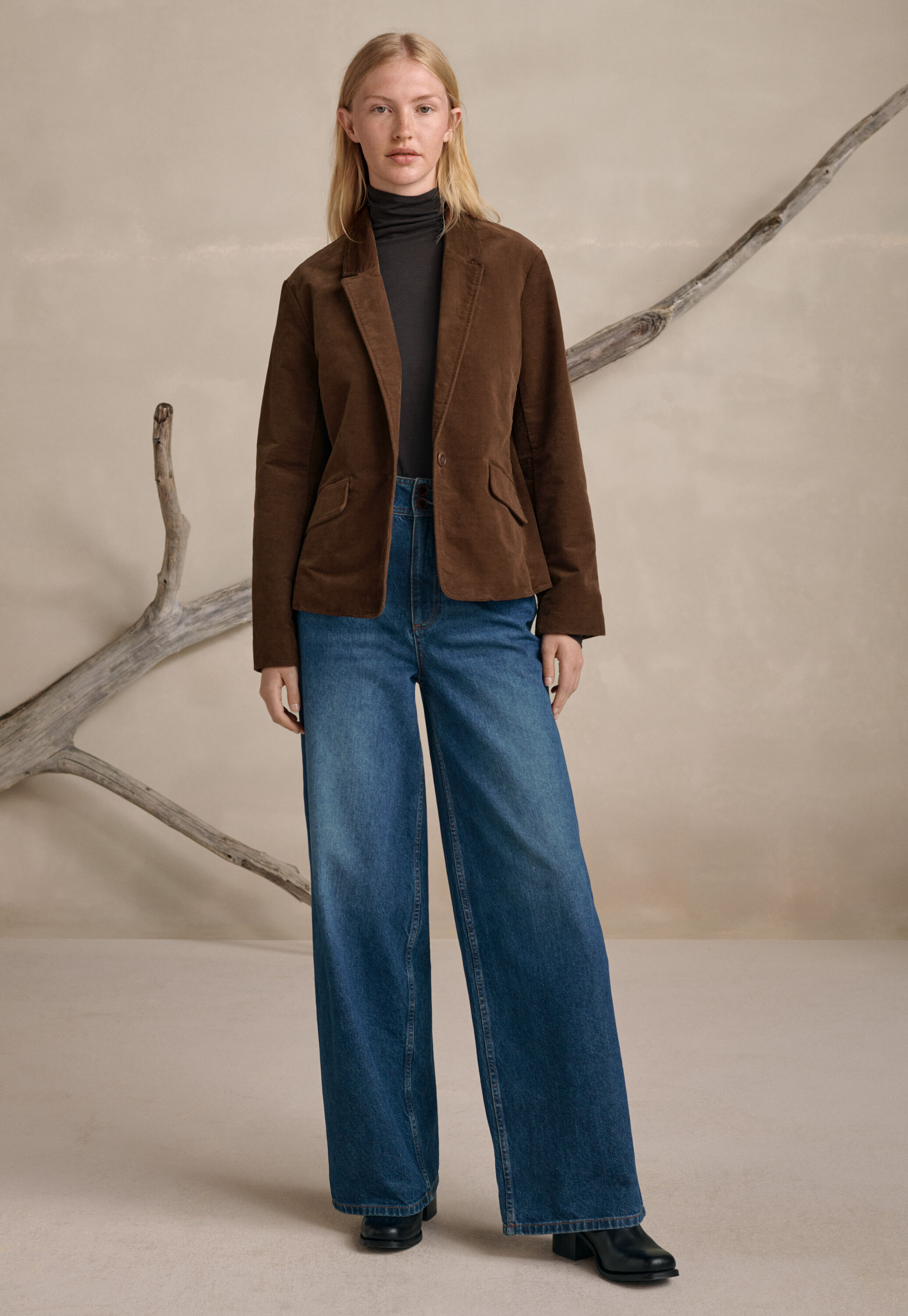 Wide-leg jeans