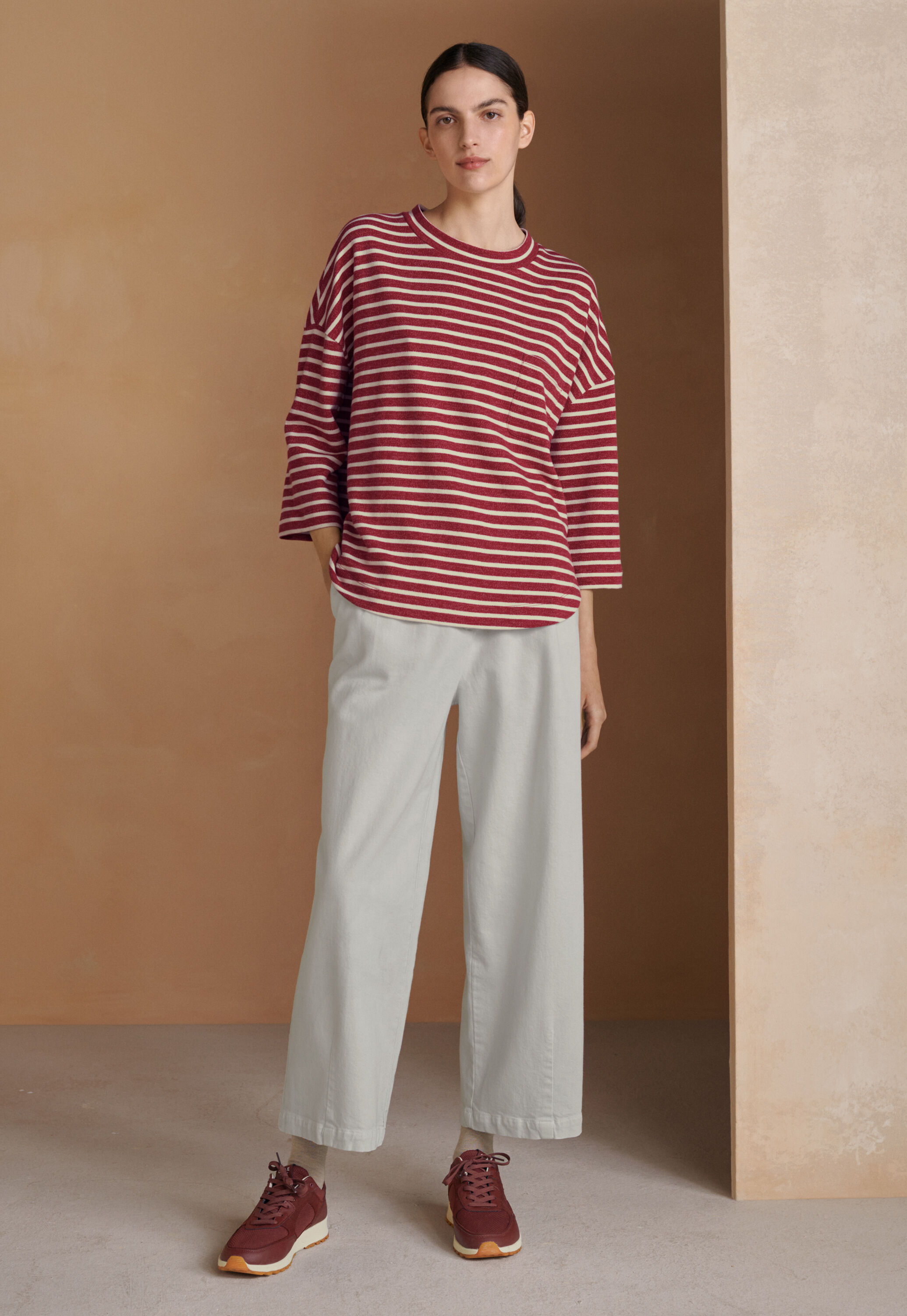 Pleat-front cropped trousers