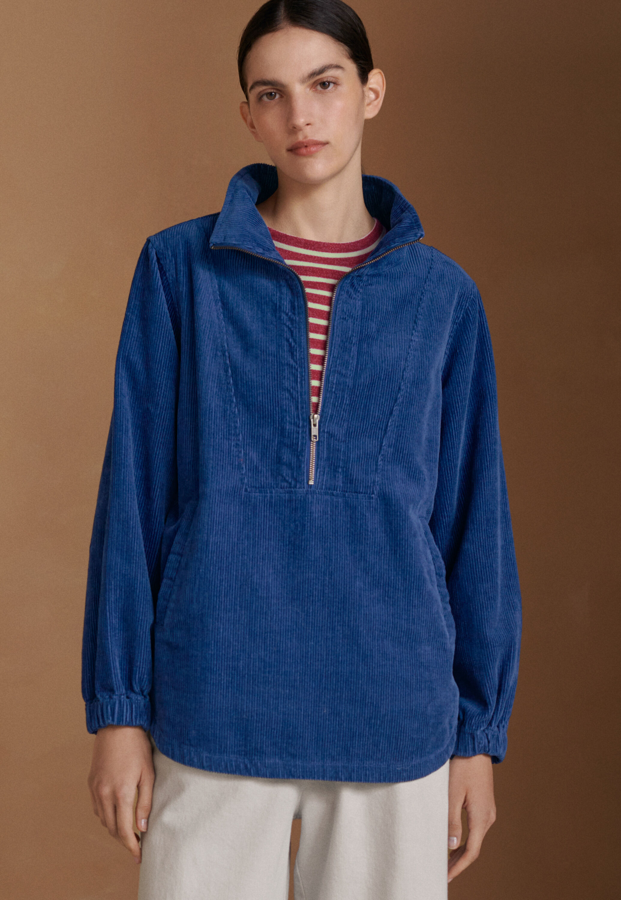 Funnel-neck top
