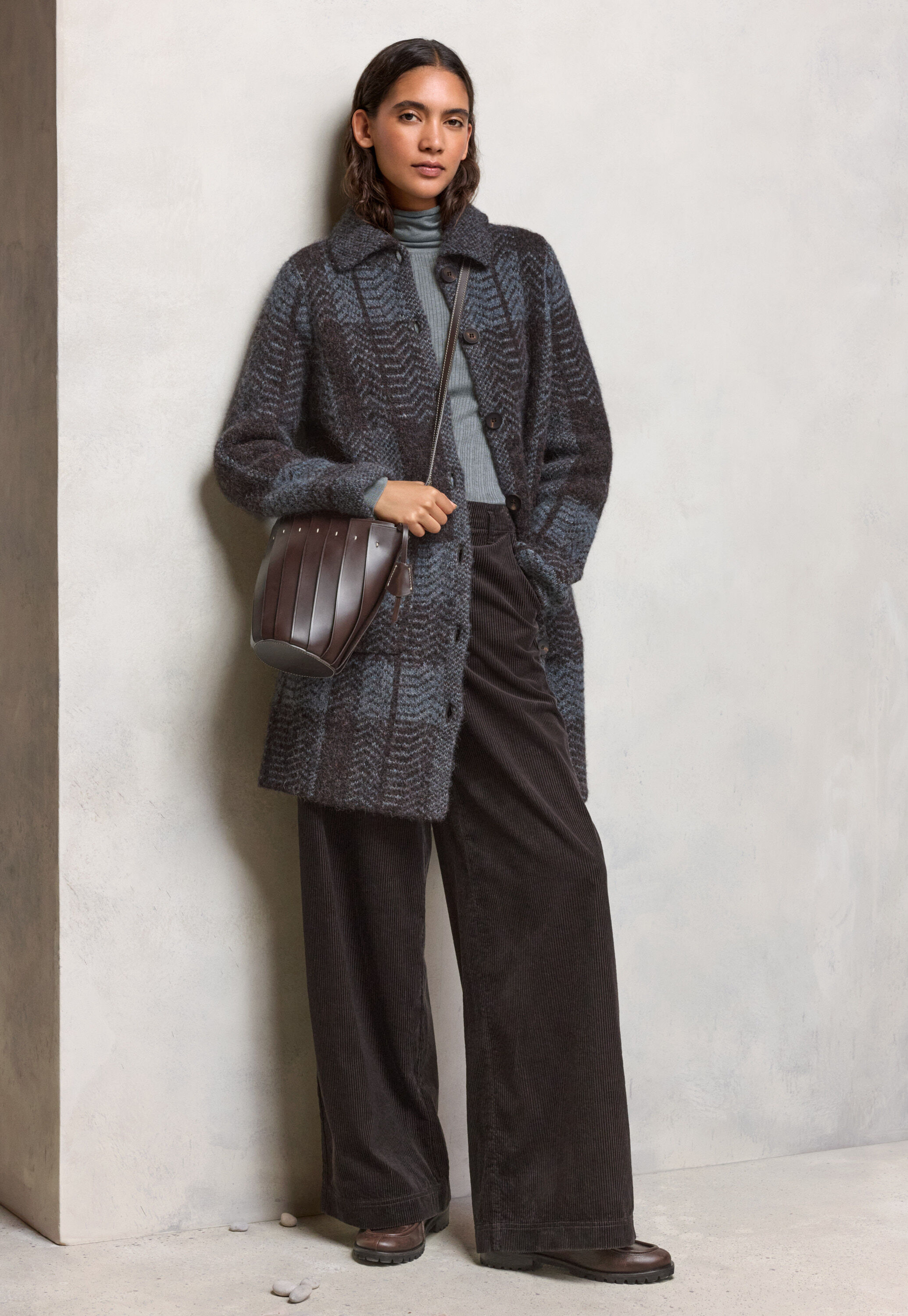 Straight-leg trousers