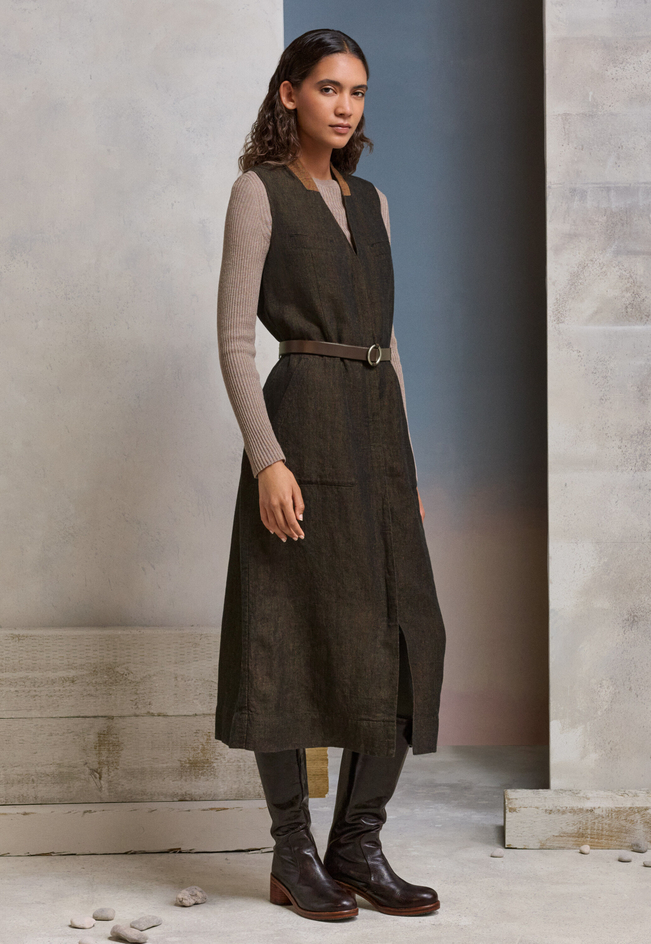Sleeveless dress