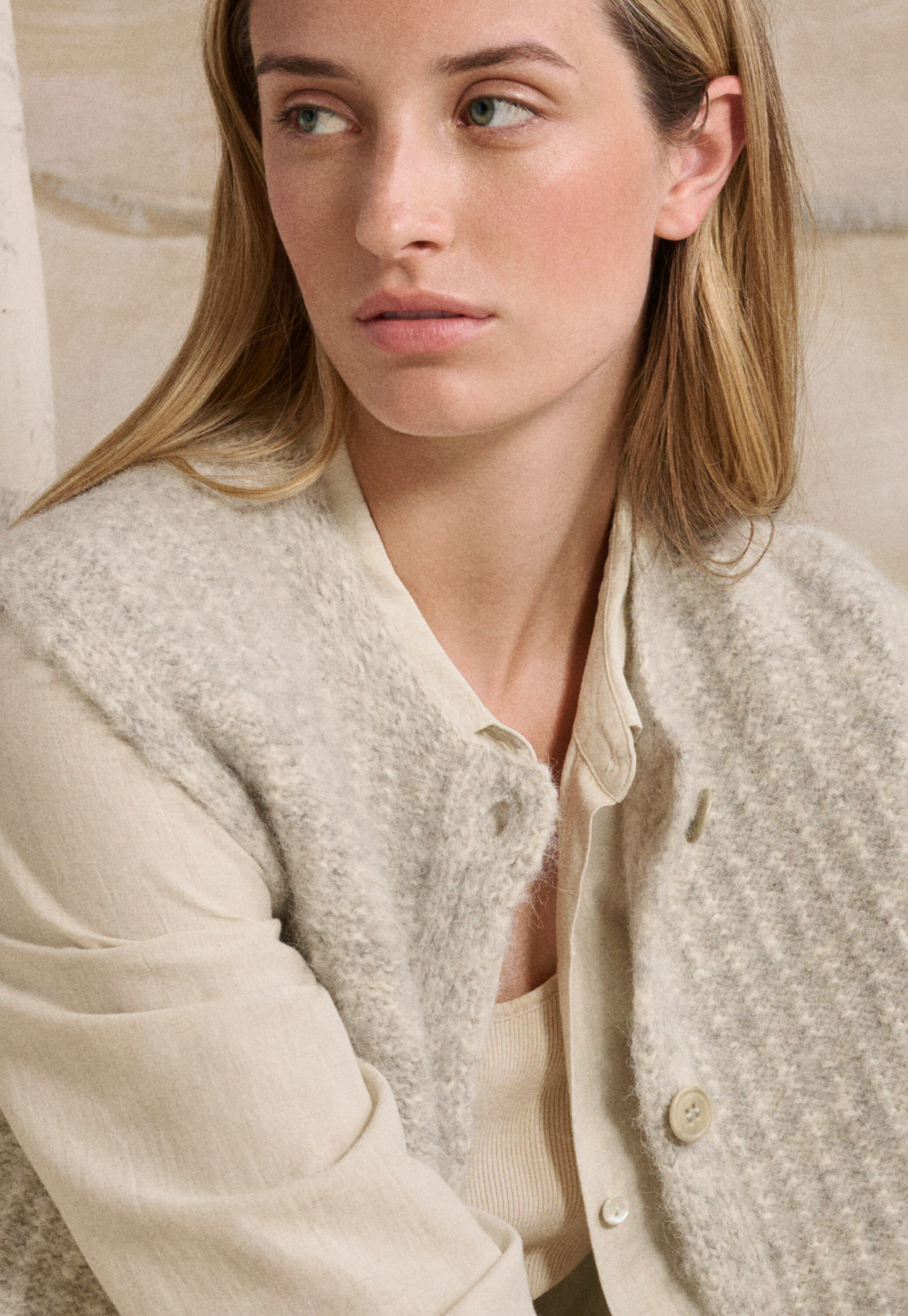 Sleeveless cardigan