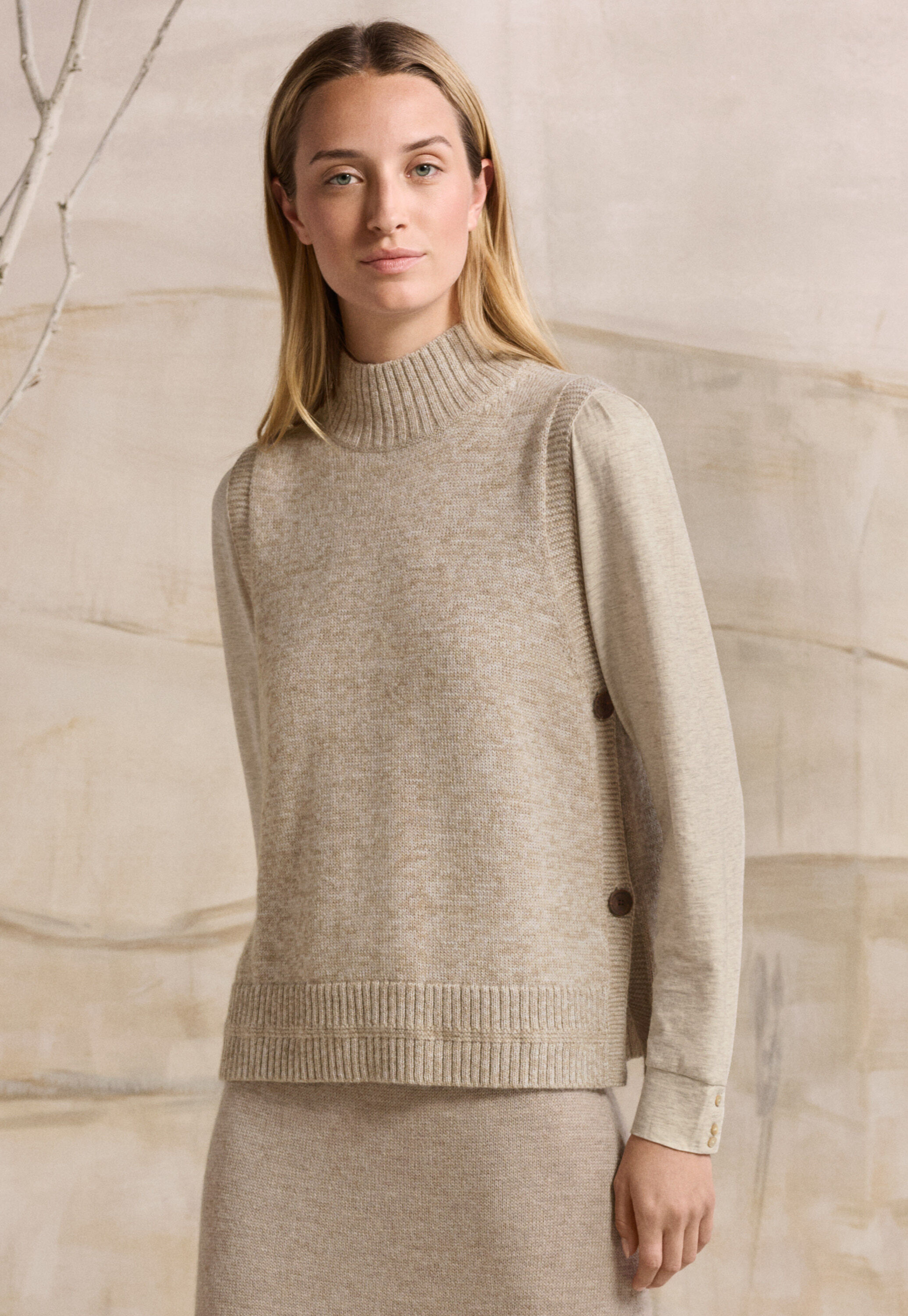 Sleeveless sweater