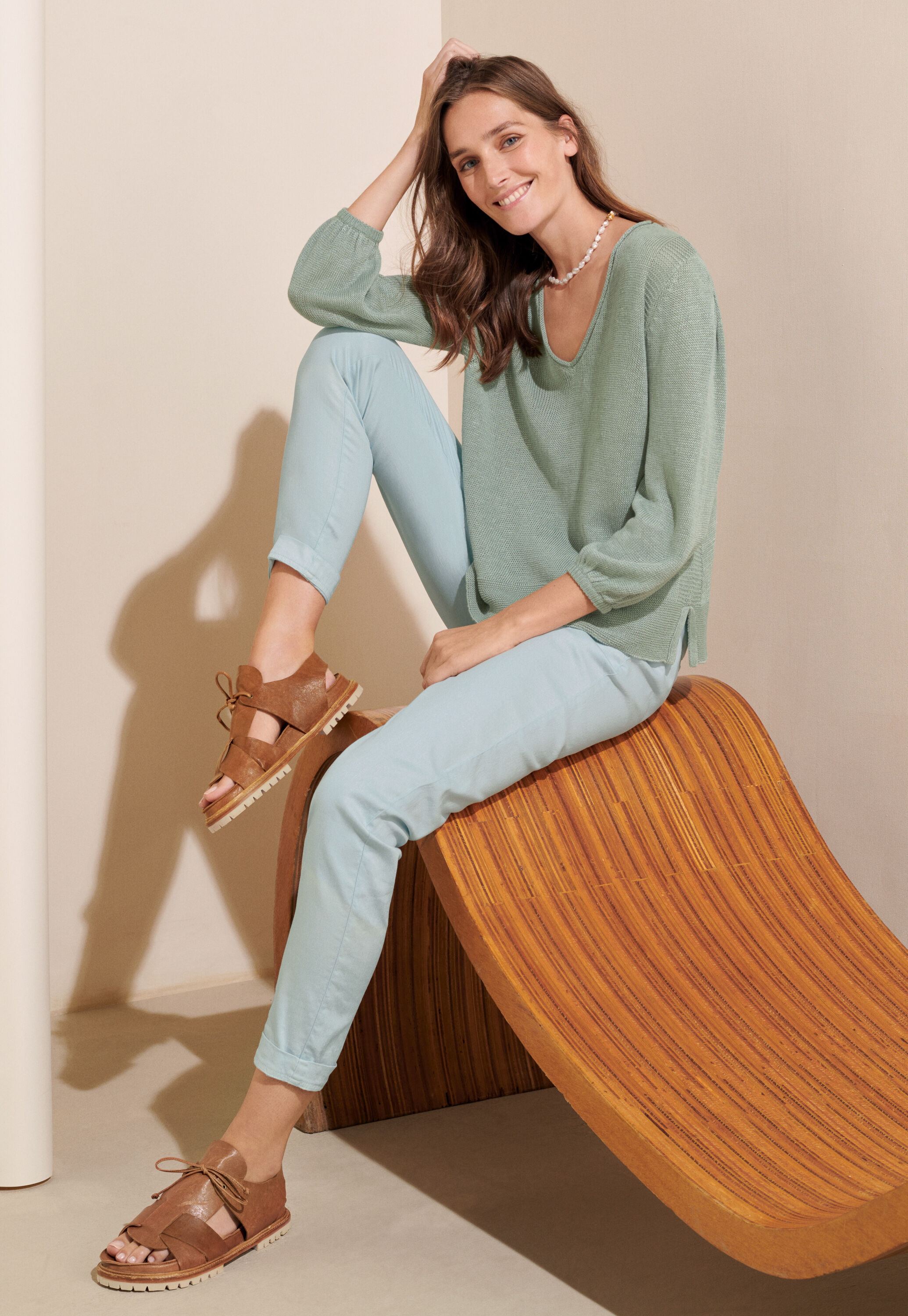 Slim-leg trousers