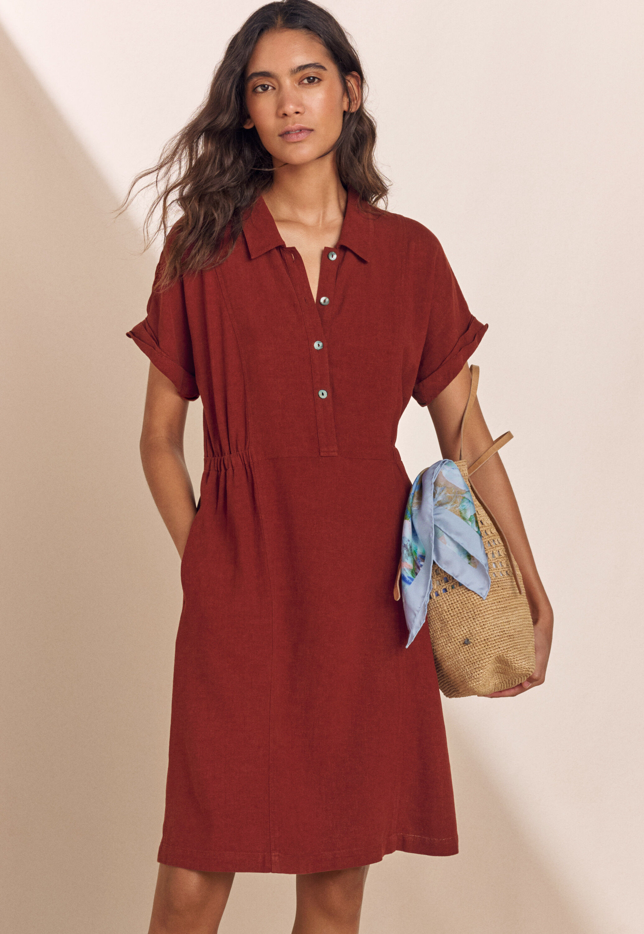 Collared short dress, Garnet, large