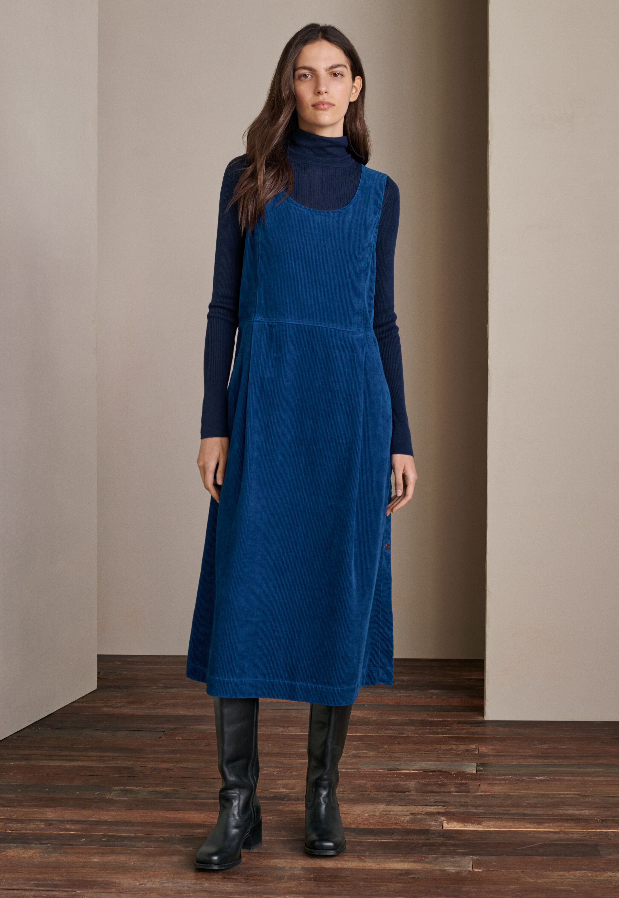 Sleeveless dress