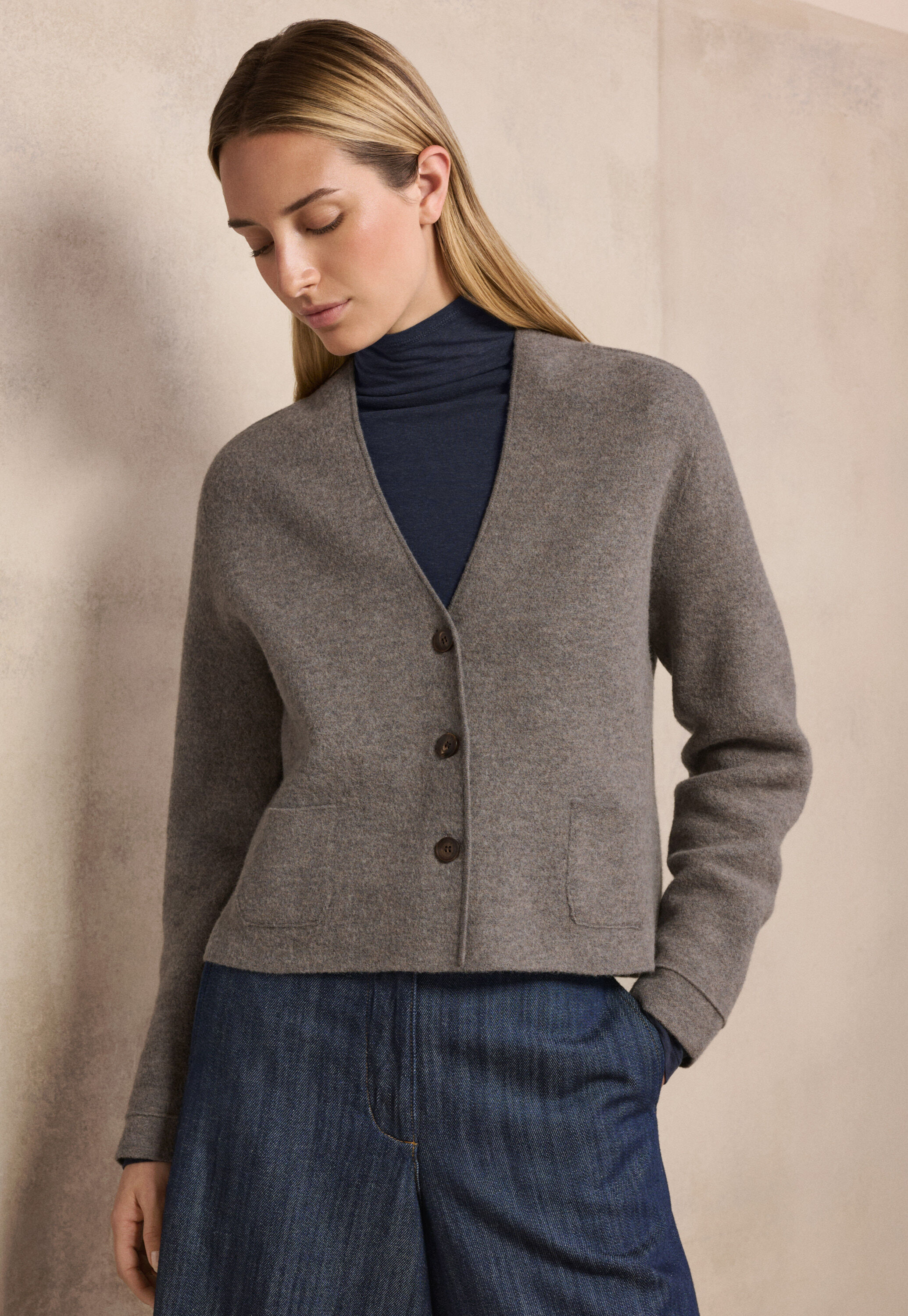 Edge-to-edge cardigan