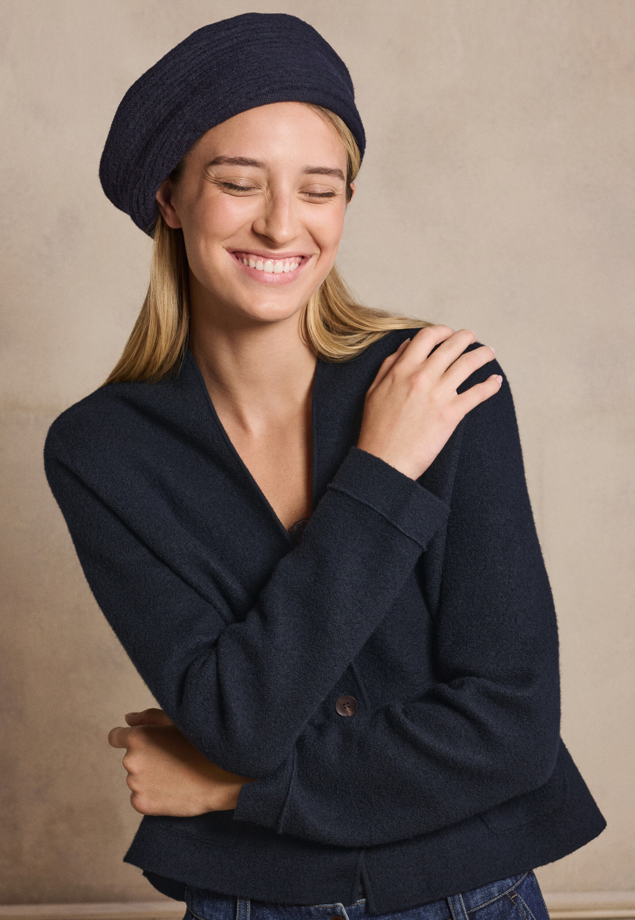 Knitted beret, Blue black, large