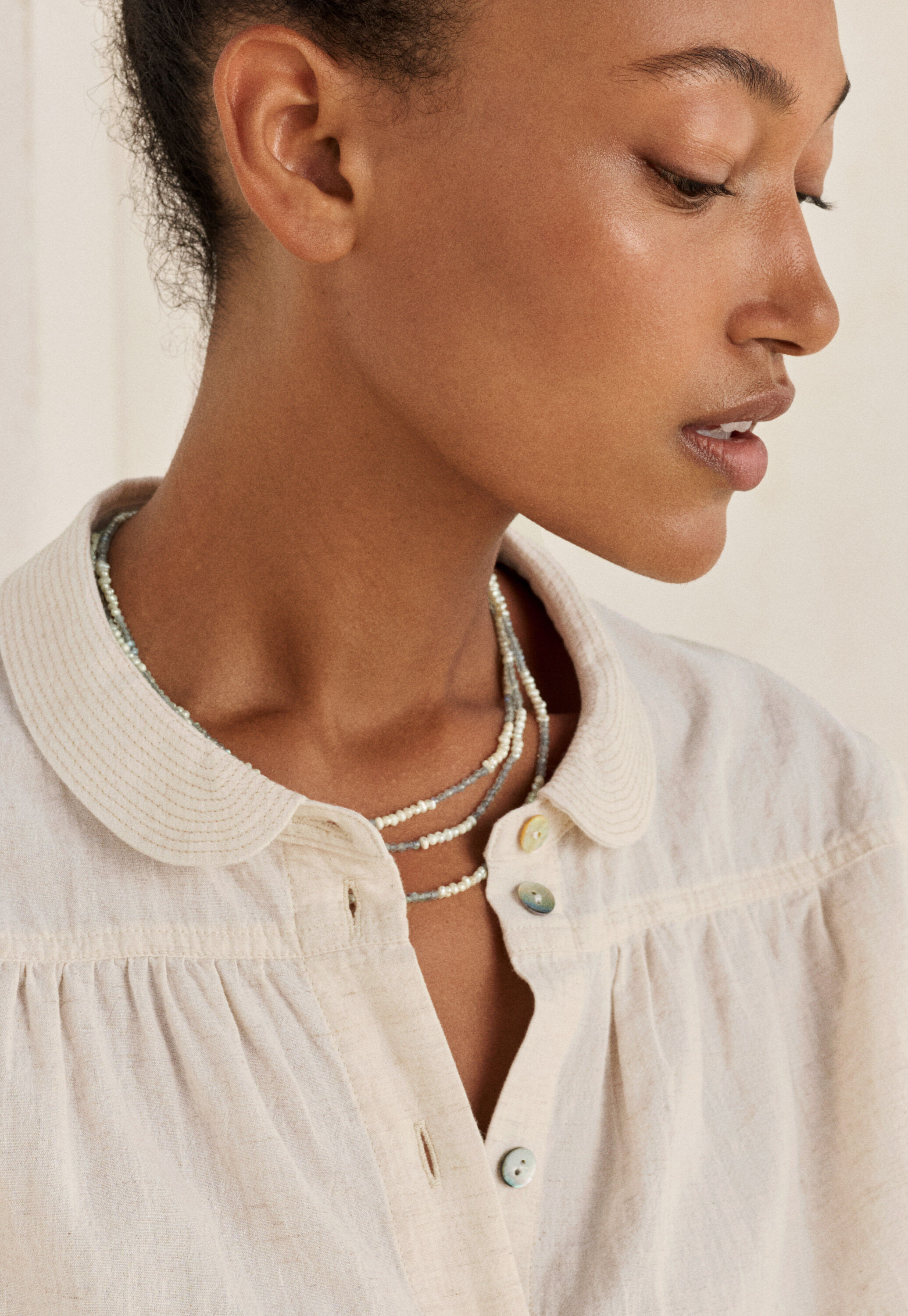 Round-collar shirt