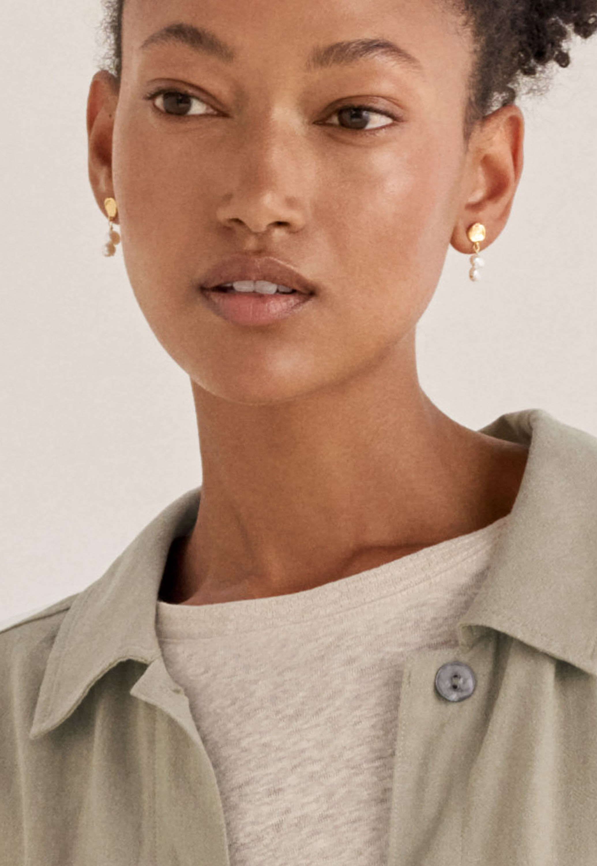 Gold & pearl earrings