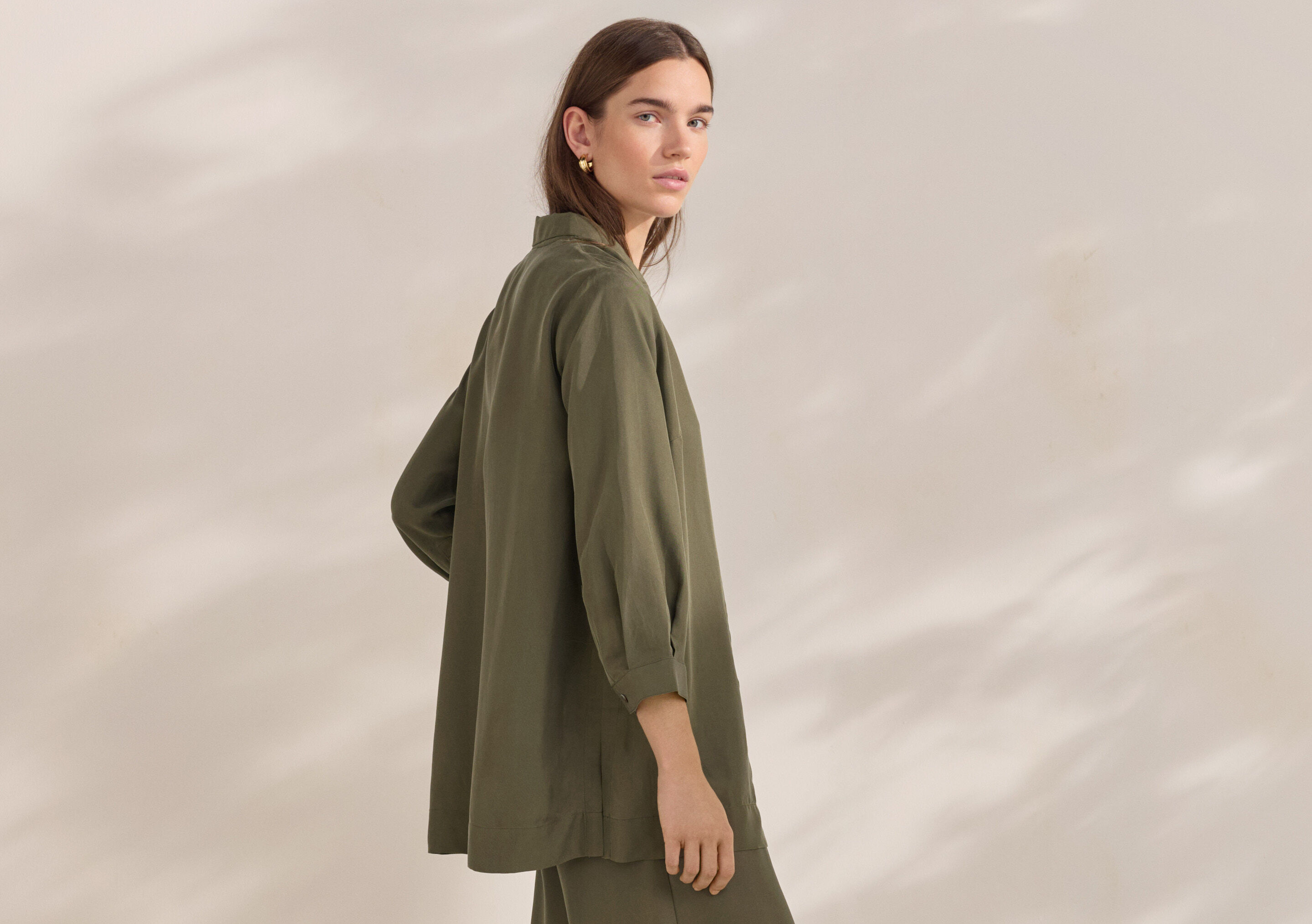 Deep side-split shirt