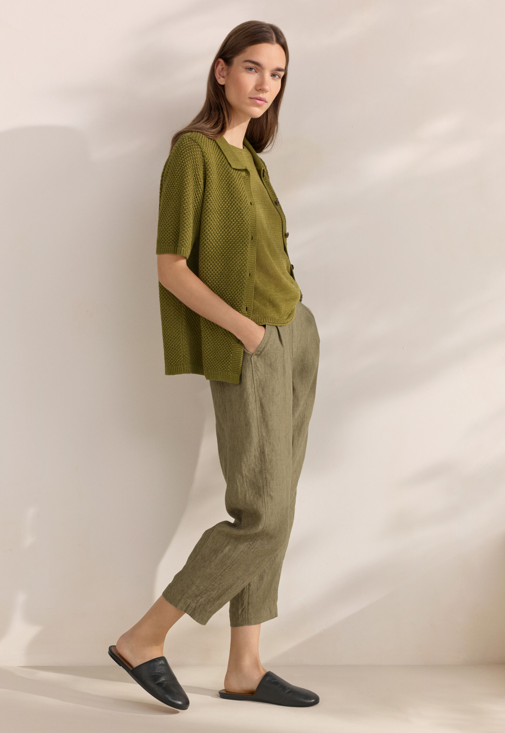 Cropped tapered trousers