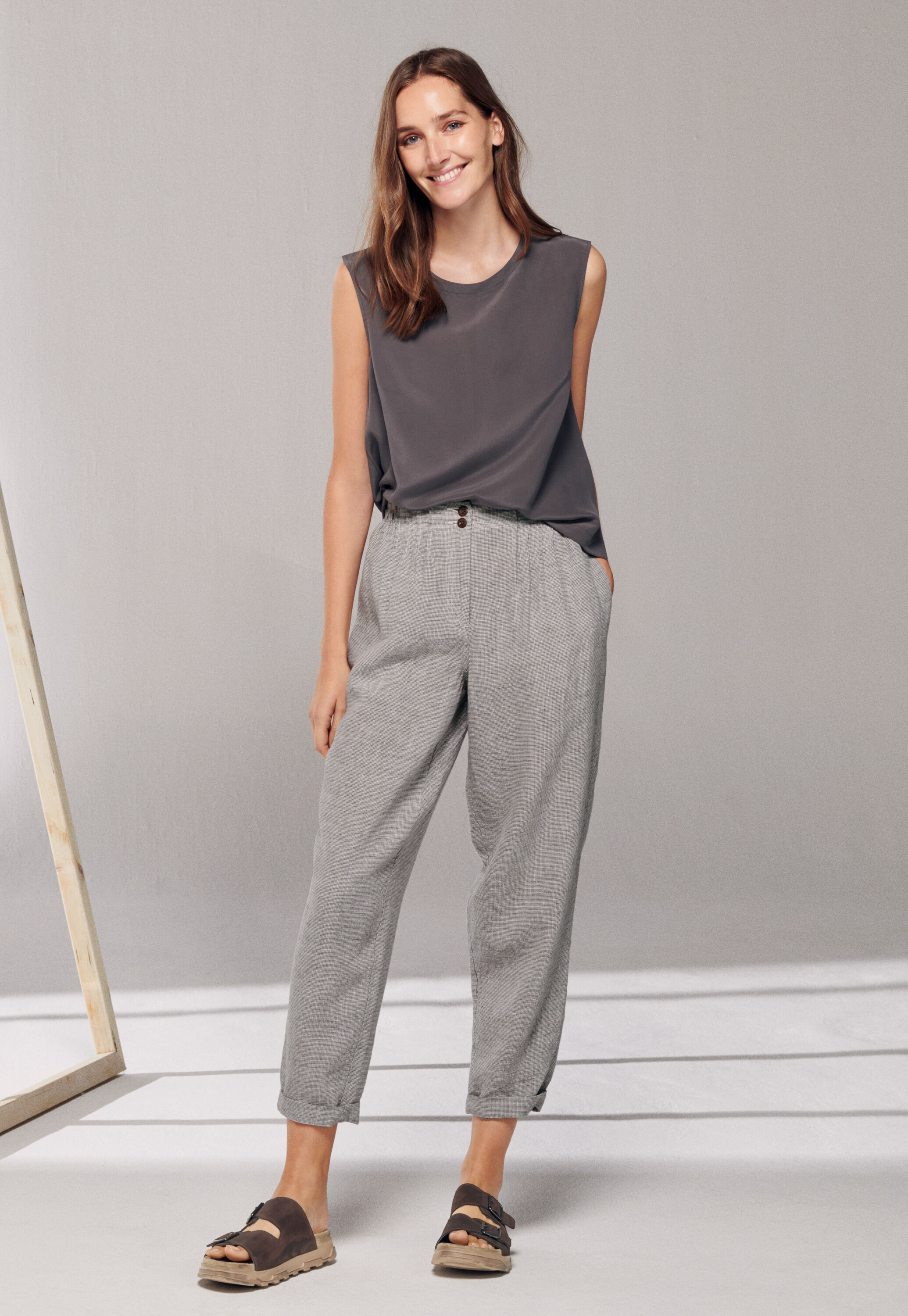 Tapered trousers