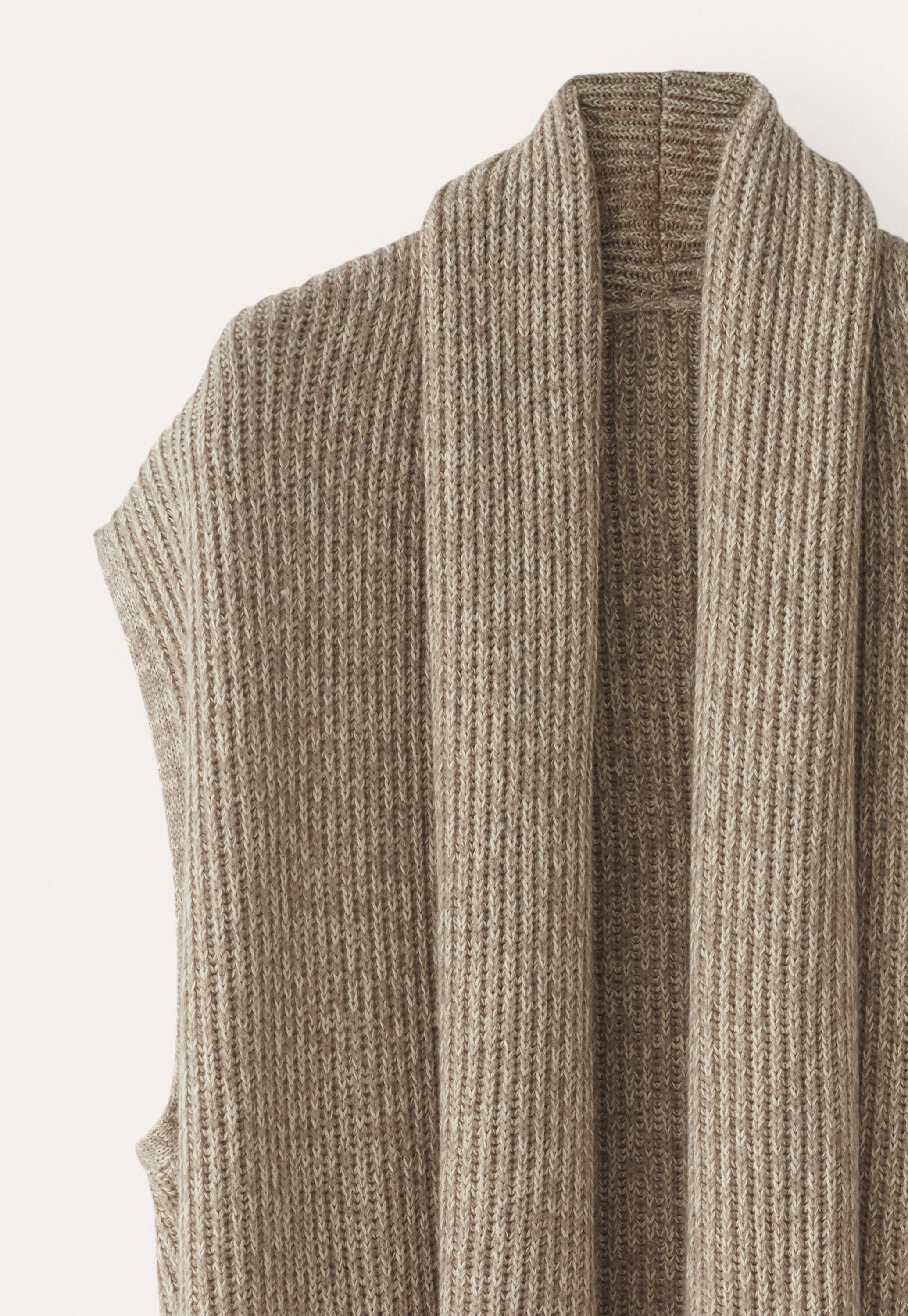 Sleeveless cardigan