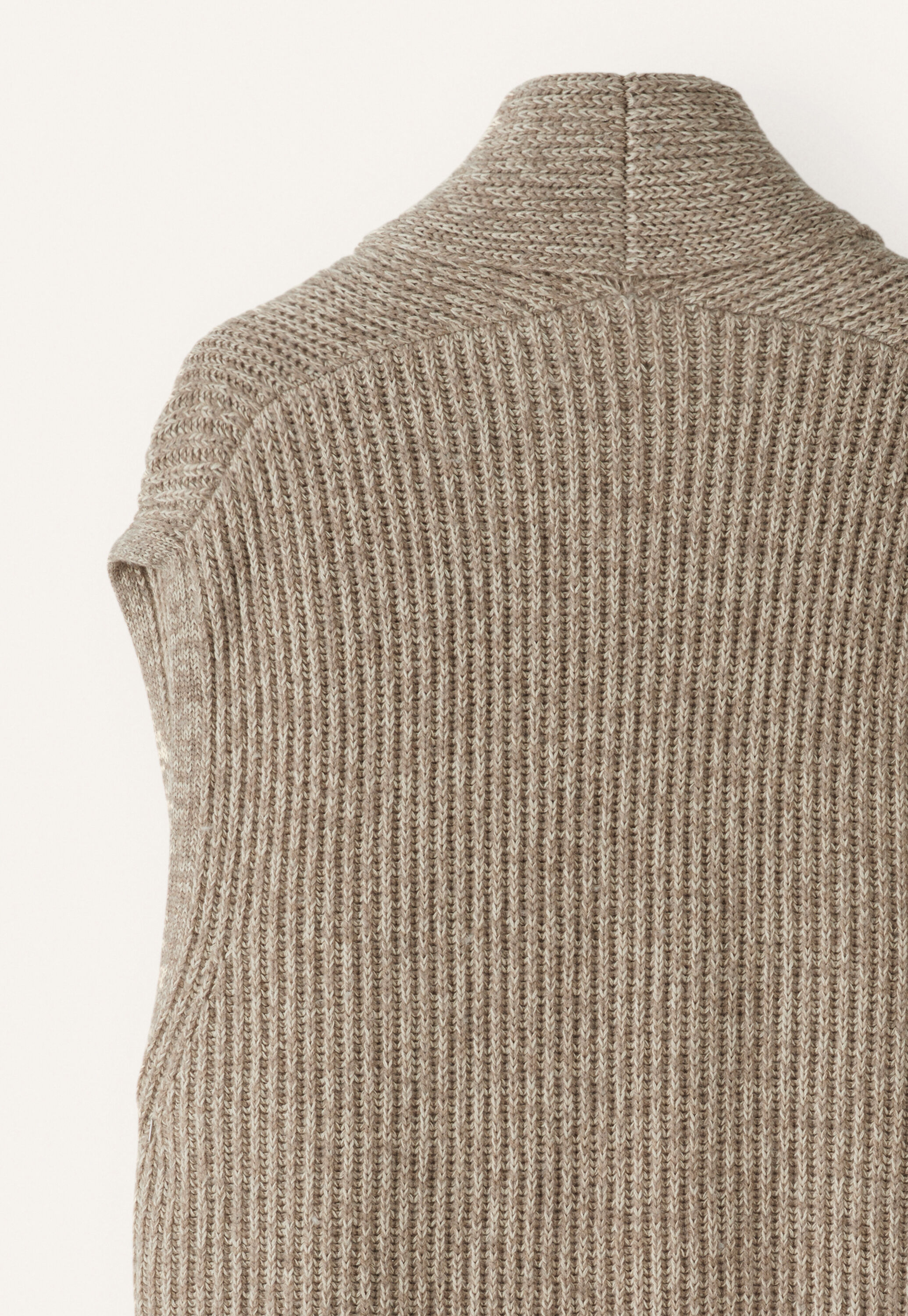 Sleeveless cardigan