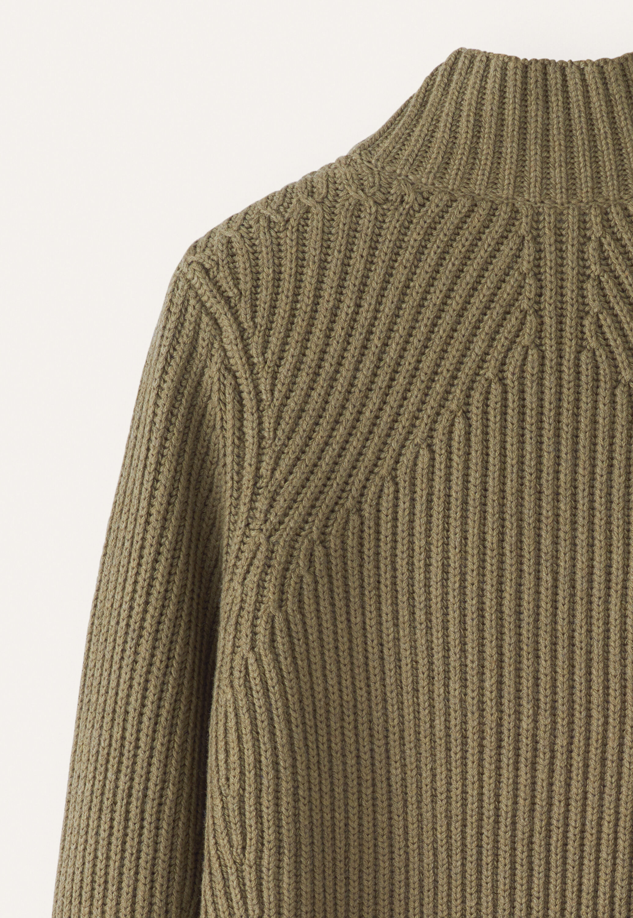 Long ribbed sweater