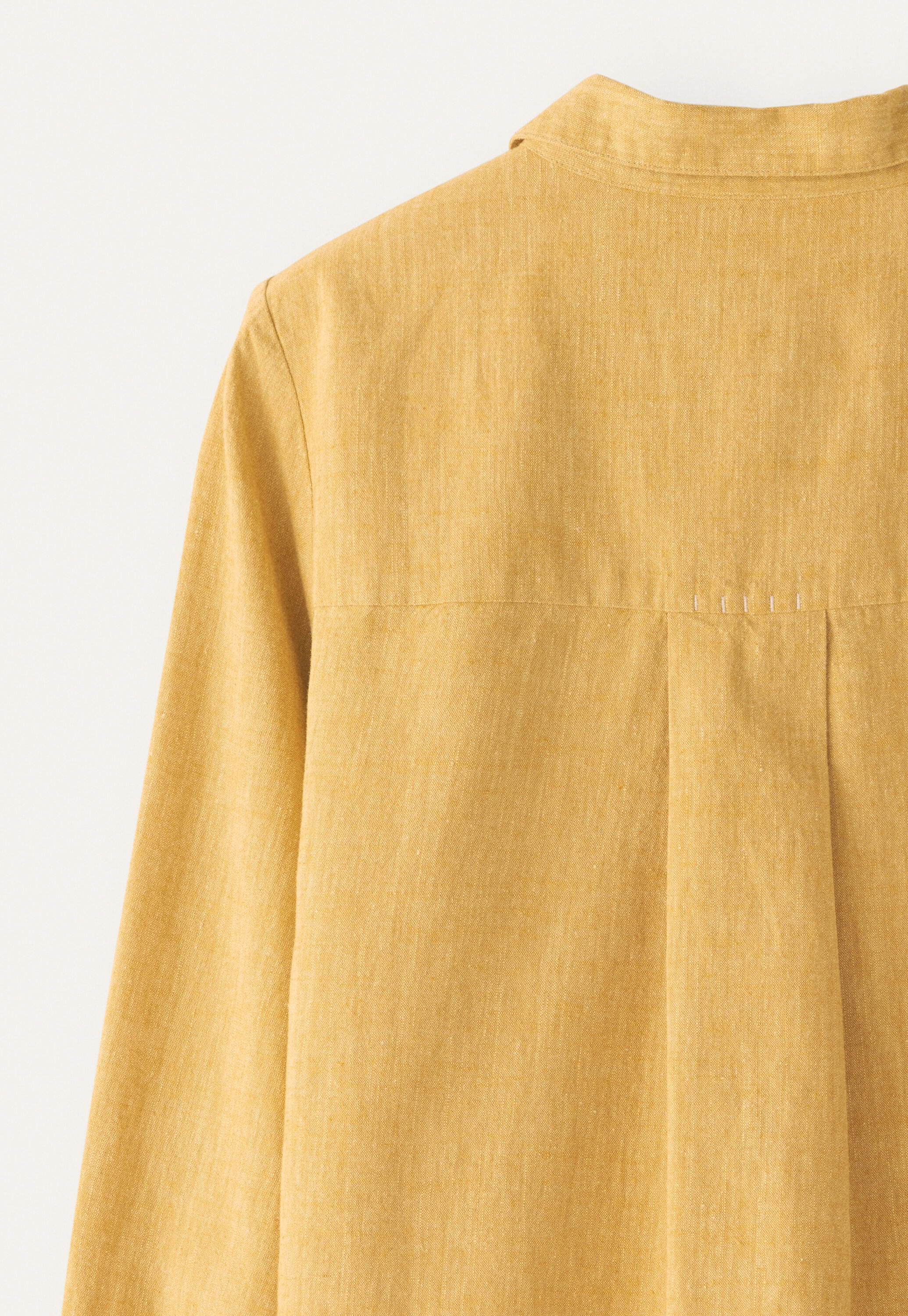 Curved hem overshirt