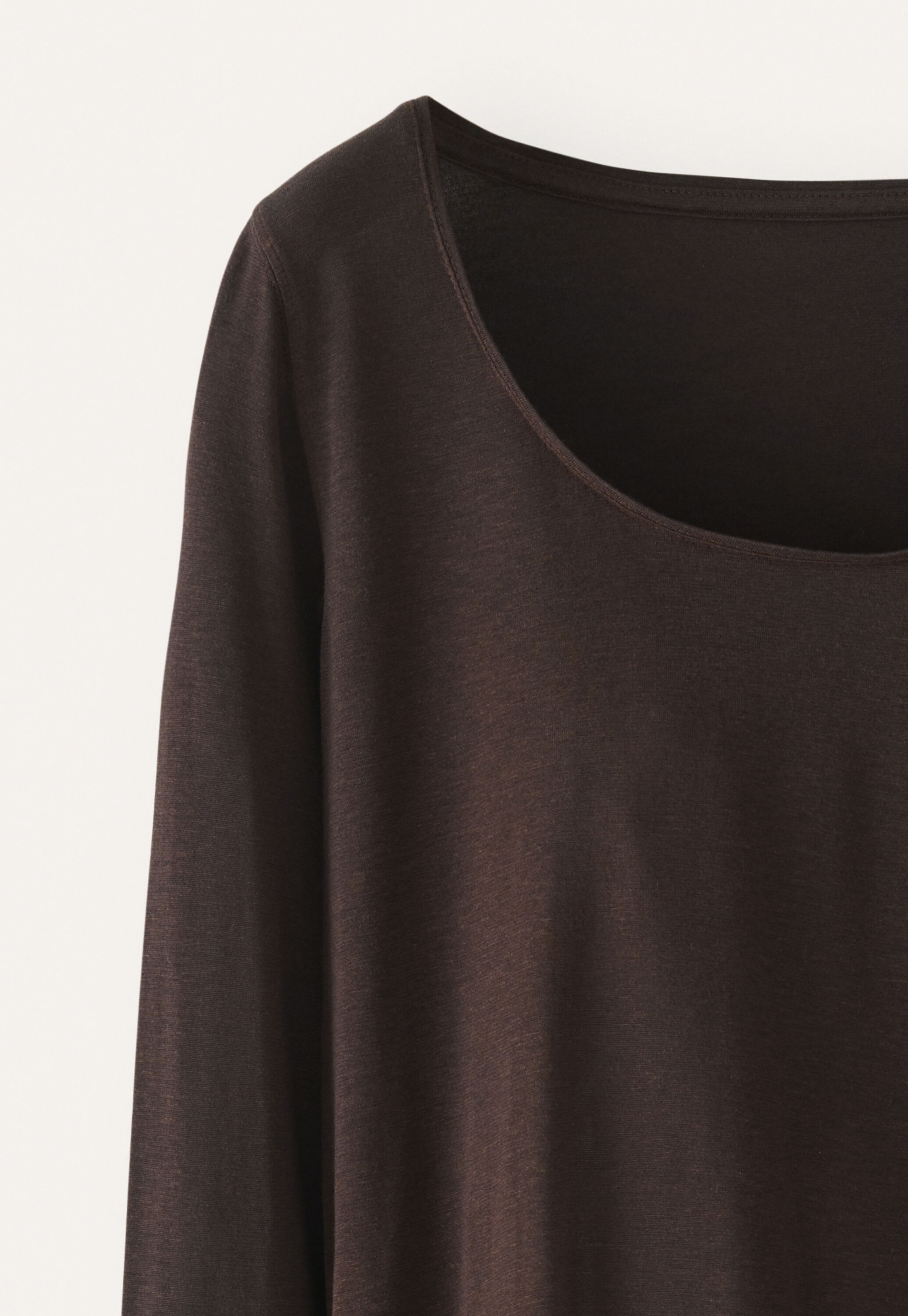 Scoop neck top