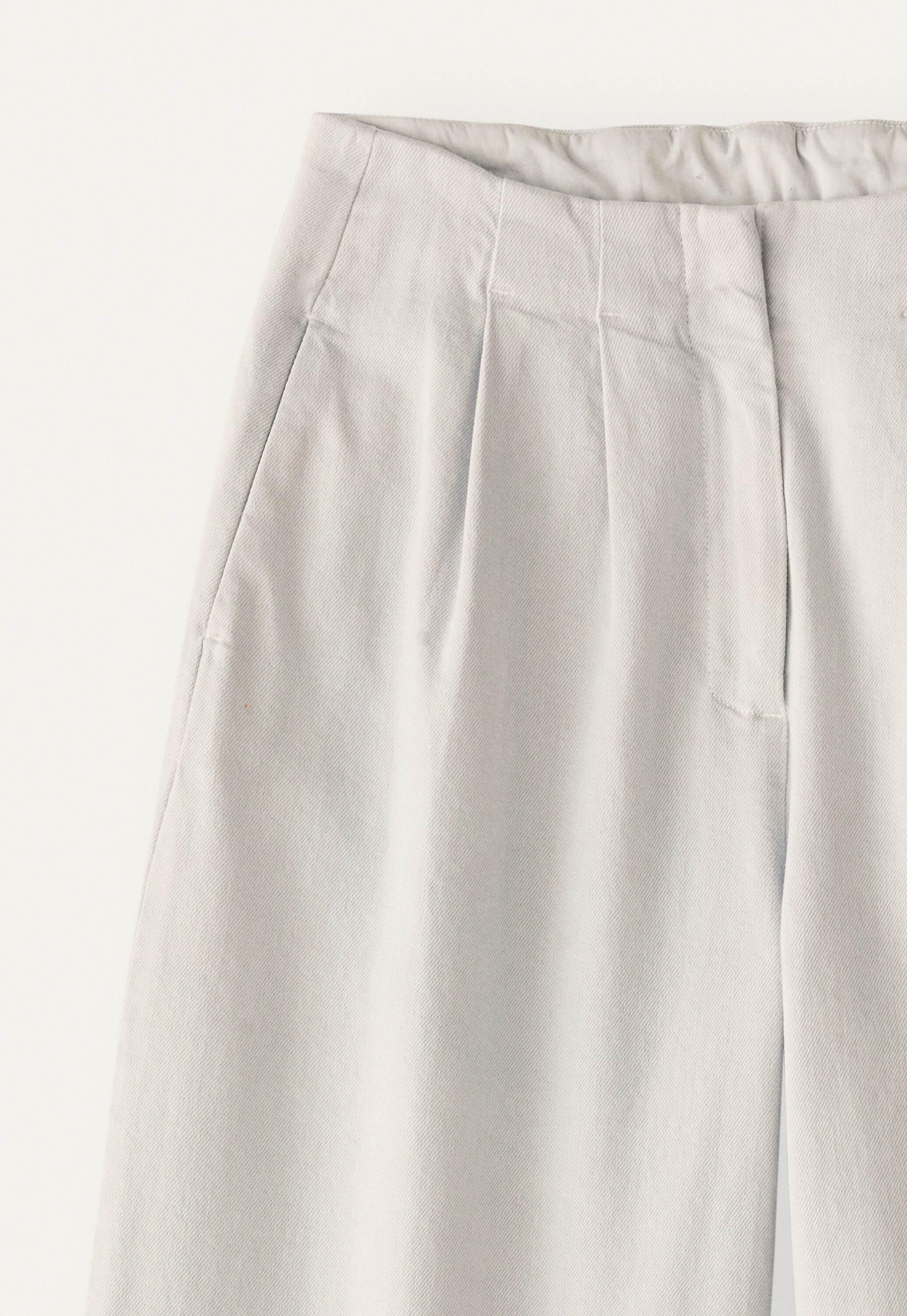 Pleat-front cropped trousers
