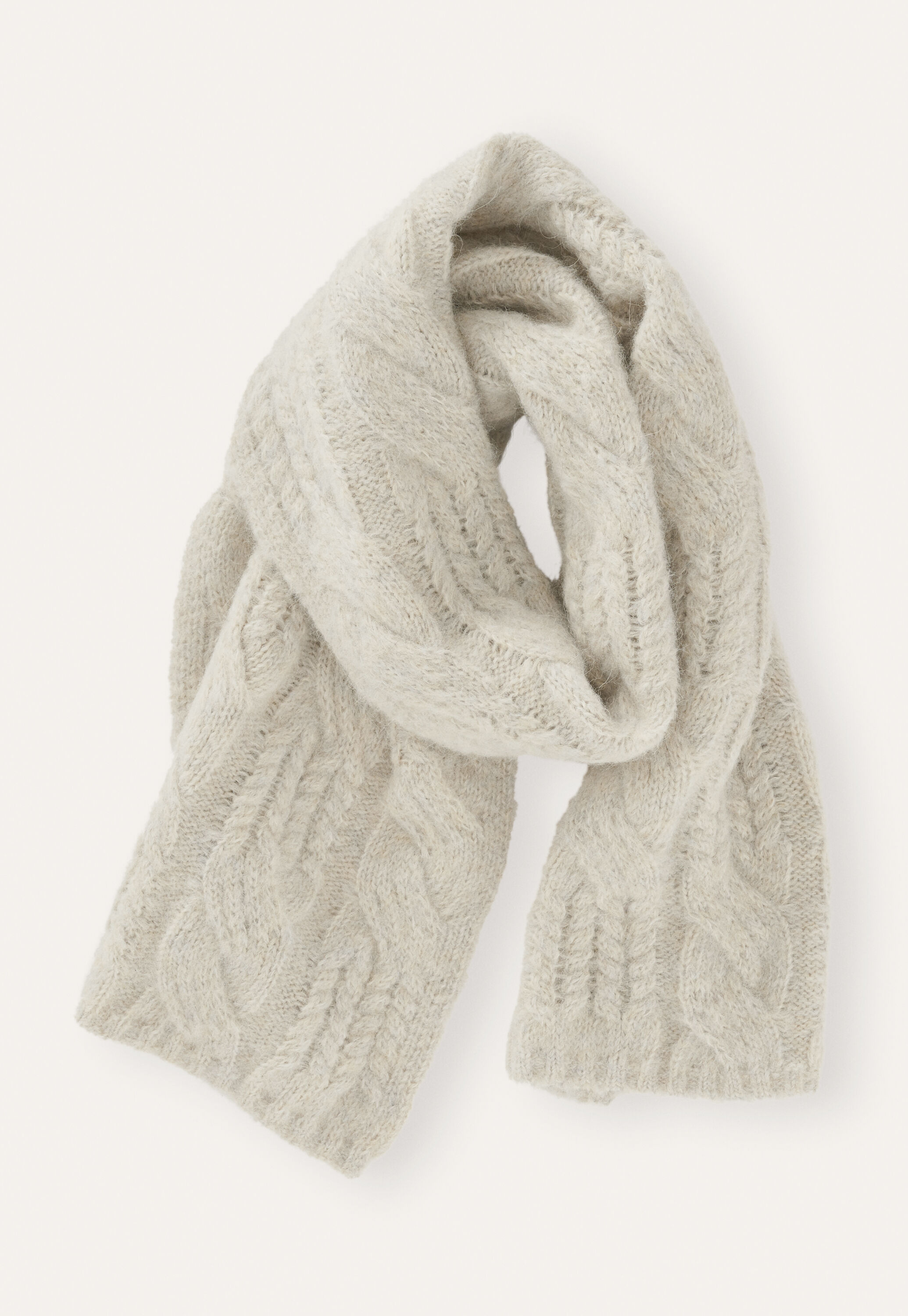 Cable-stitch scarf