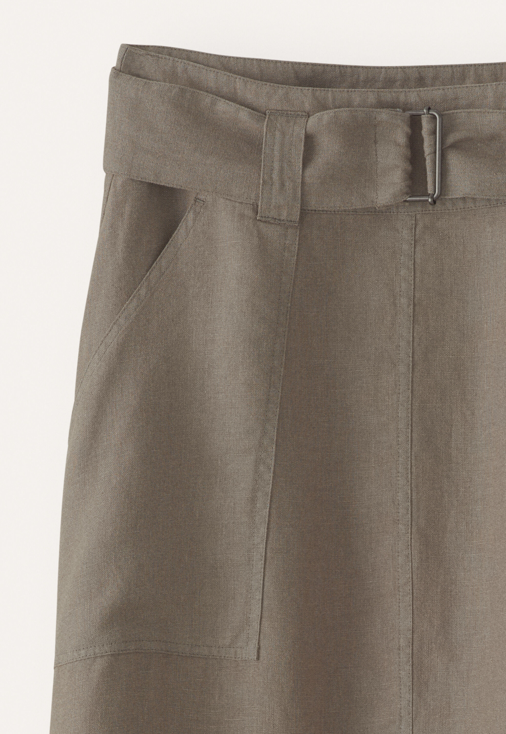Seam-detail skirt