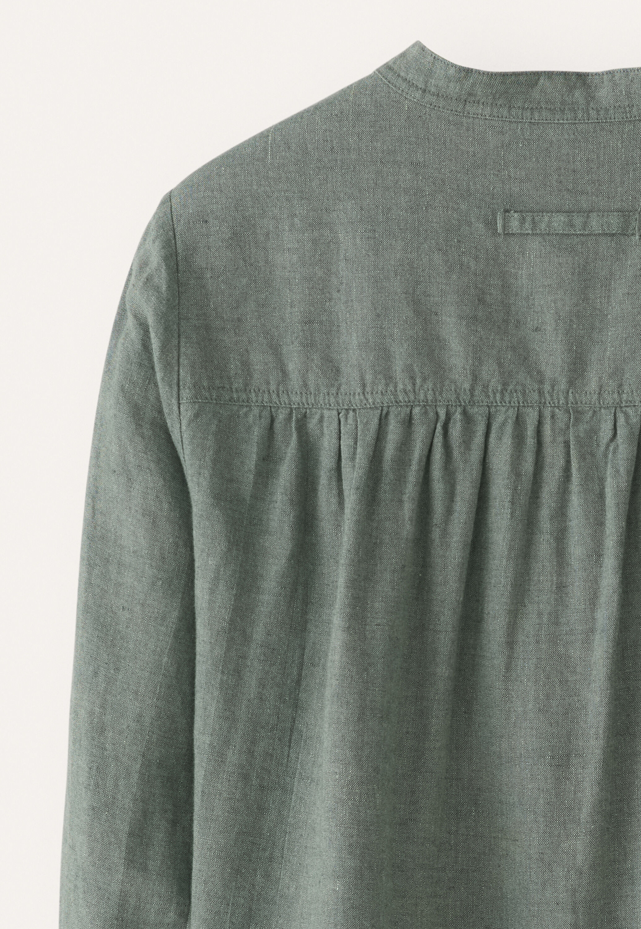 Long curved-hem shirt