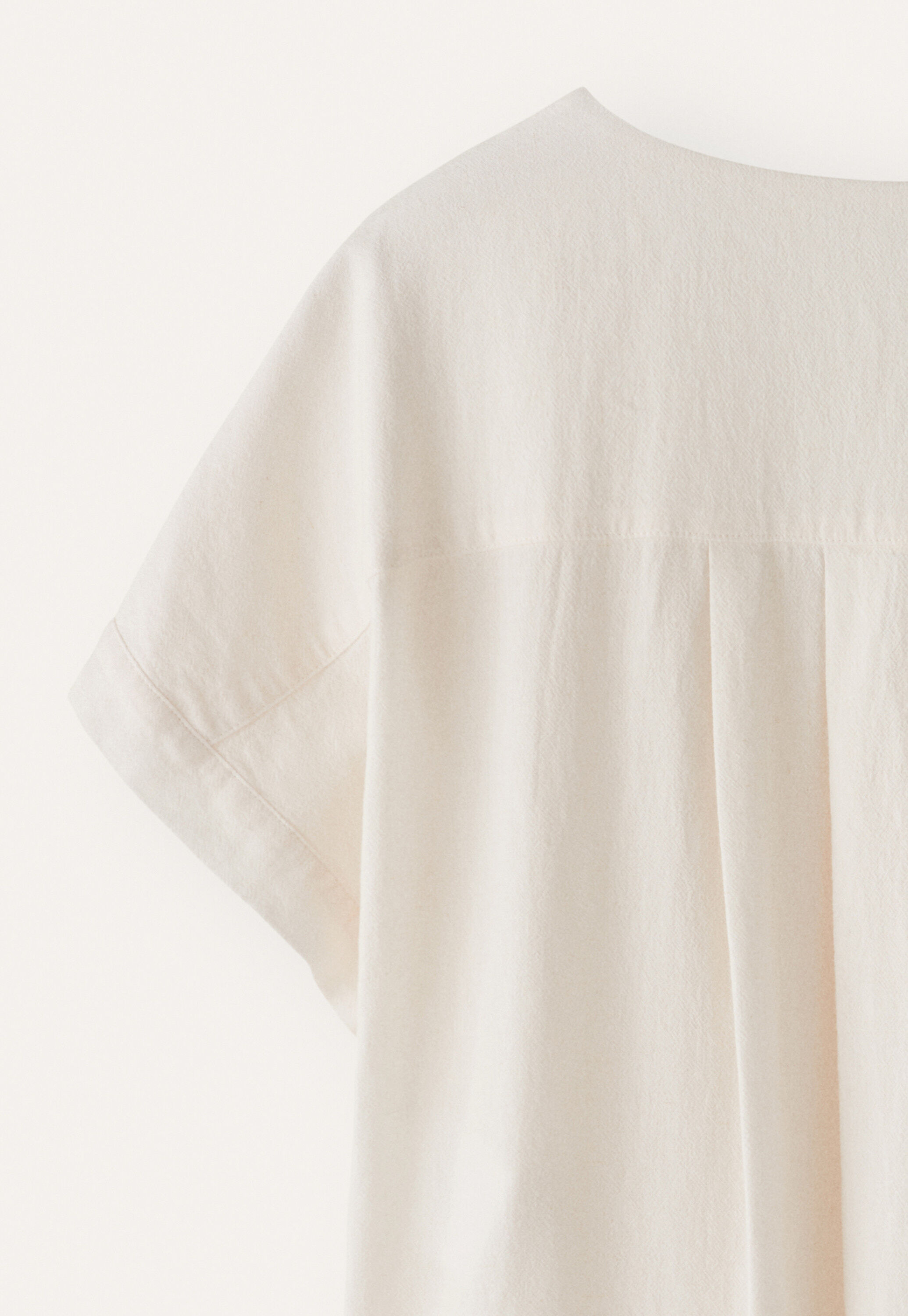 Pleat-front top