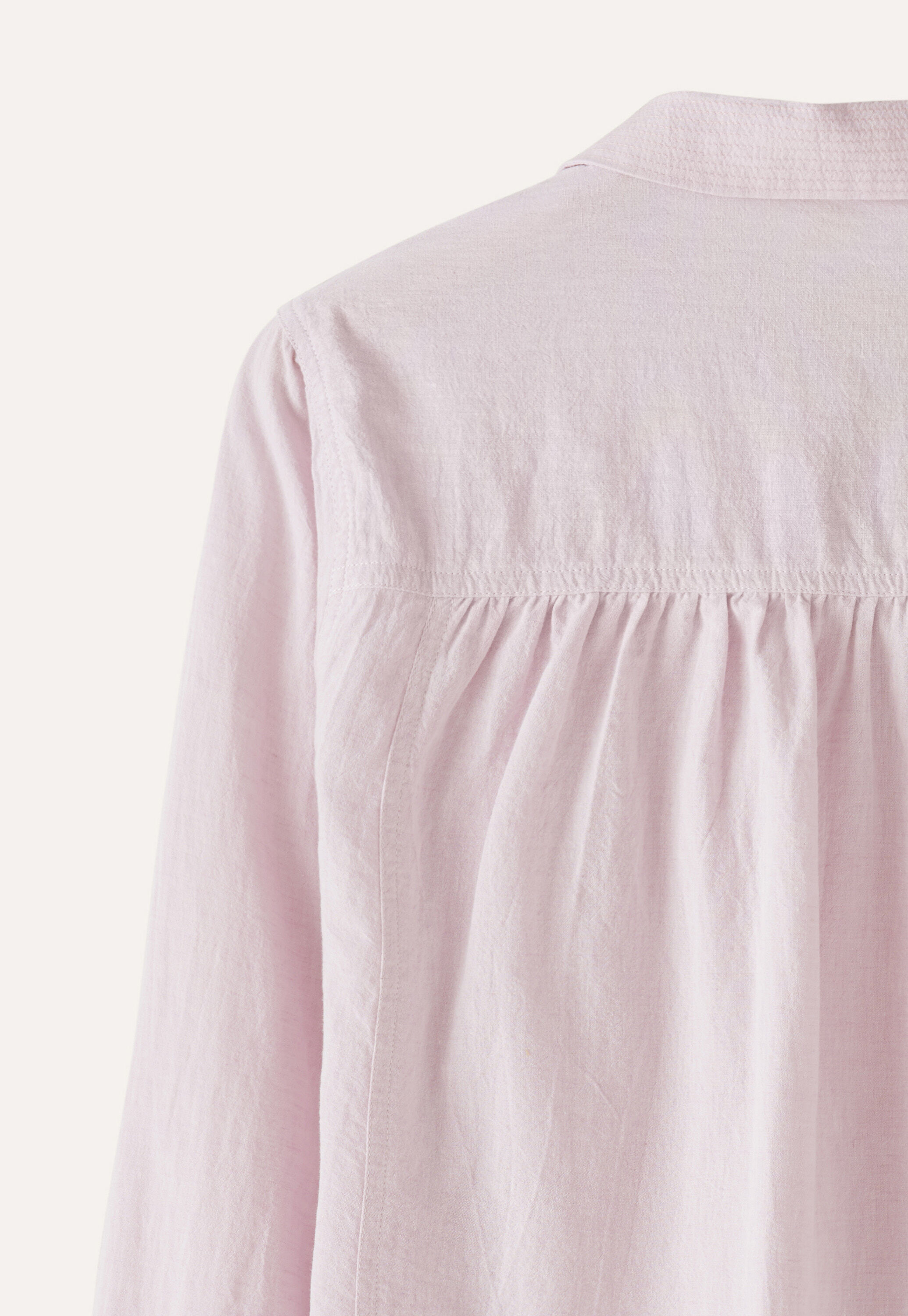 Round-collar shirt