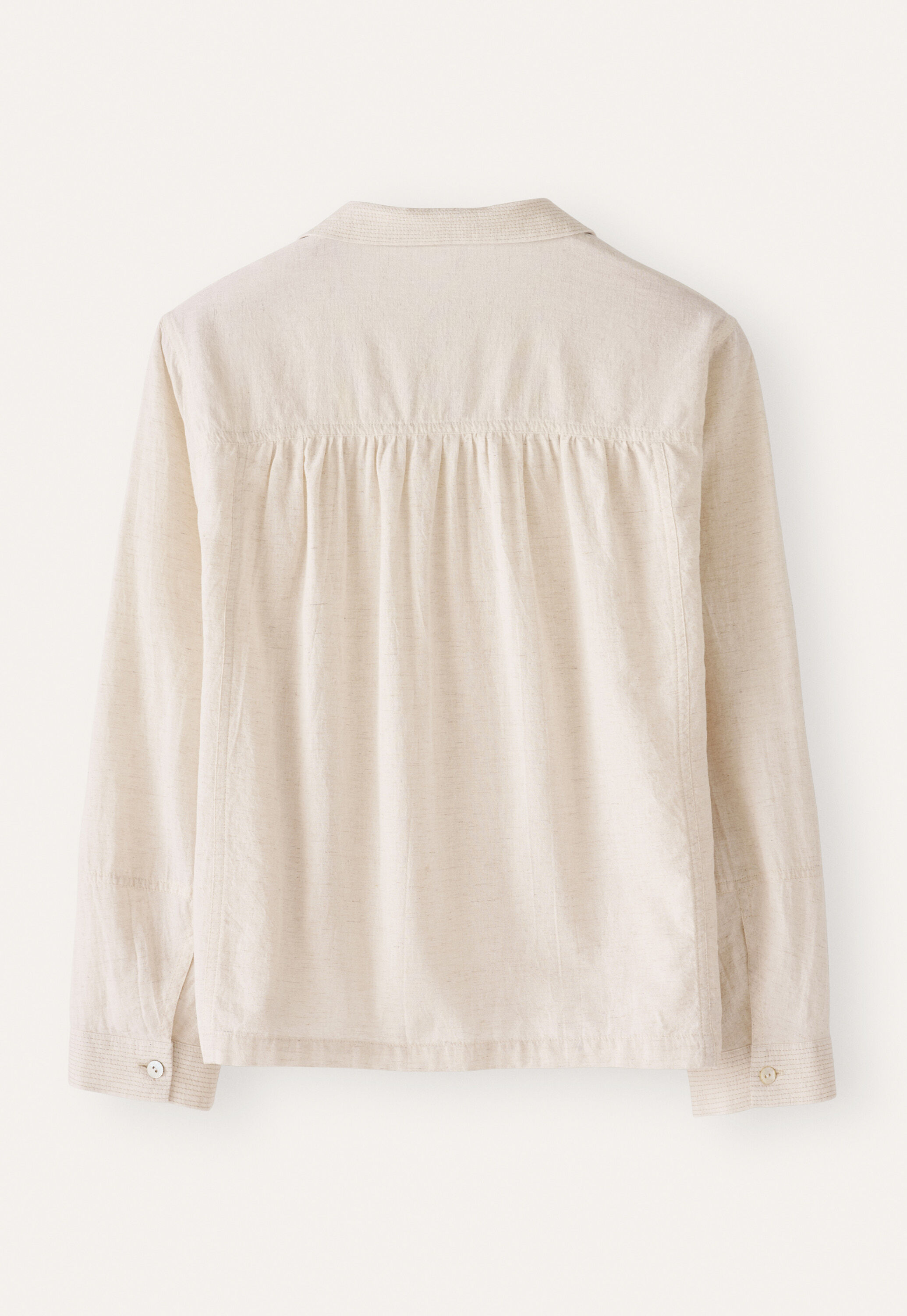 Round-collar shirt