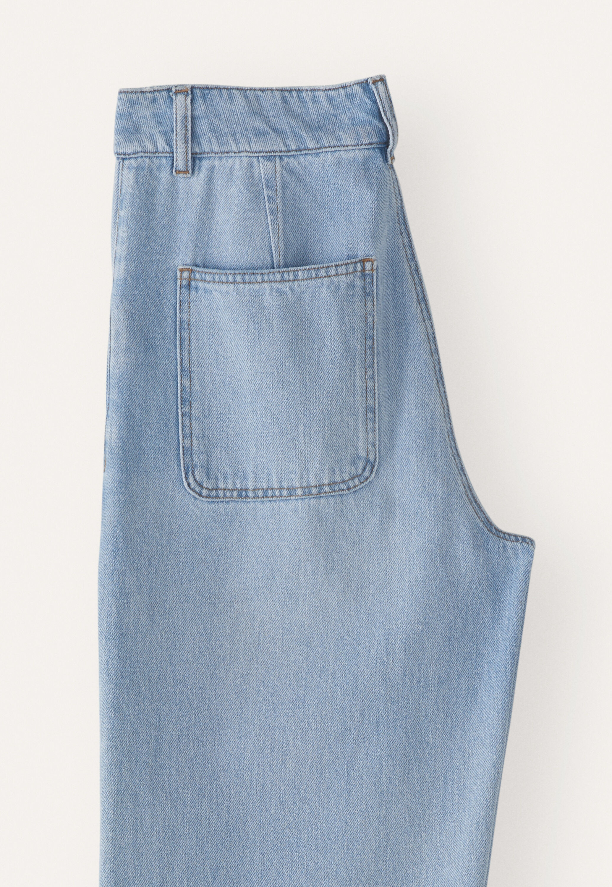 Indigo straight-leg jeans